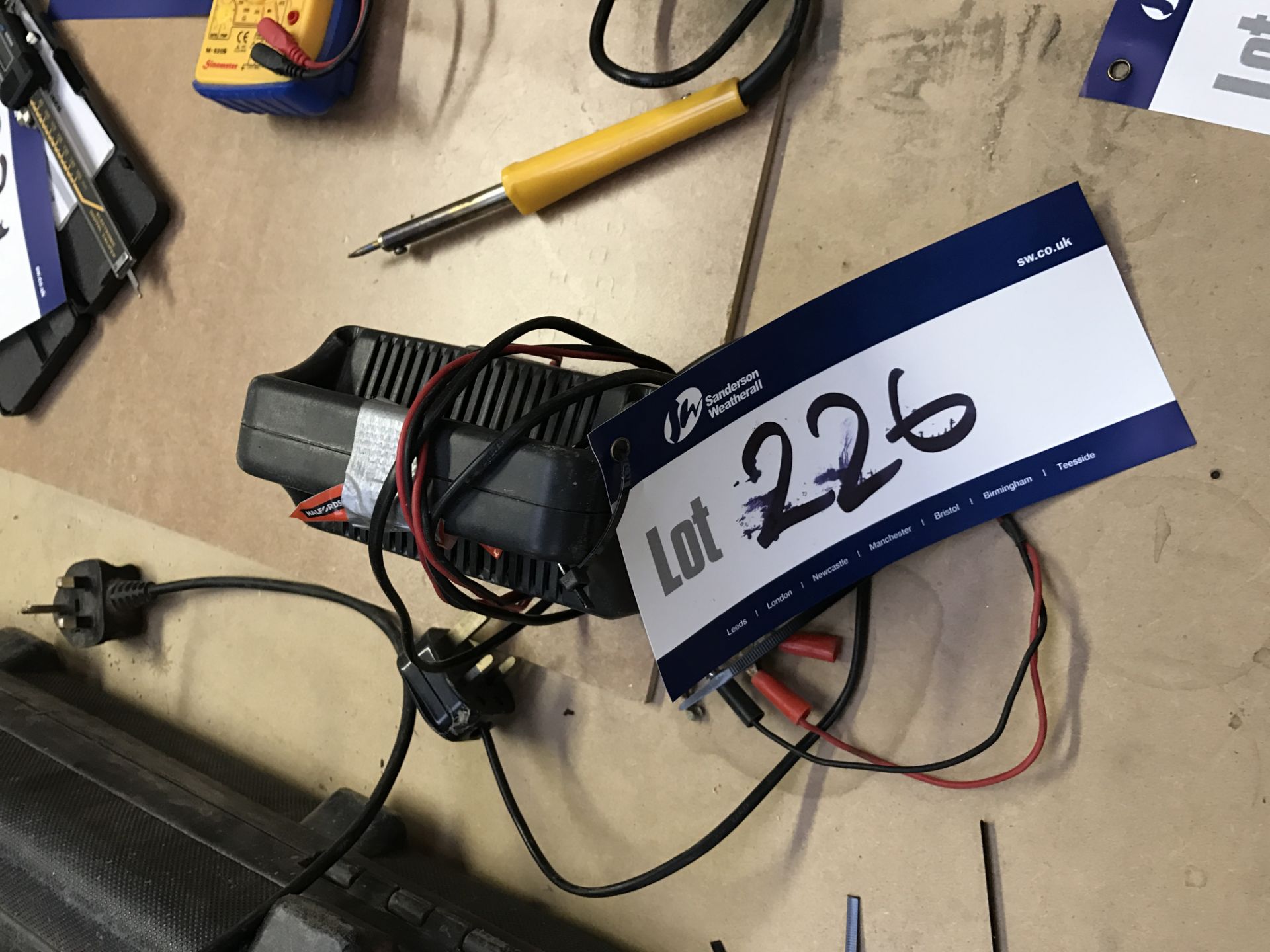 Pro User CBC4 12v Battery Charger - Image 2 of 2