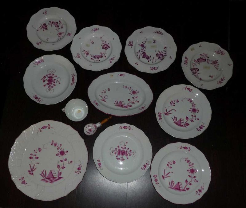 Konvolut Porzellan mit indianischen Sträuchern in Purpur Meissen, 18./19. und 20. Jh. Zwölf Teile: - Image 2 of 3