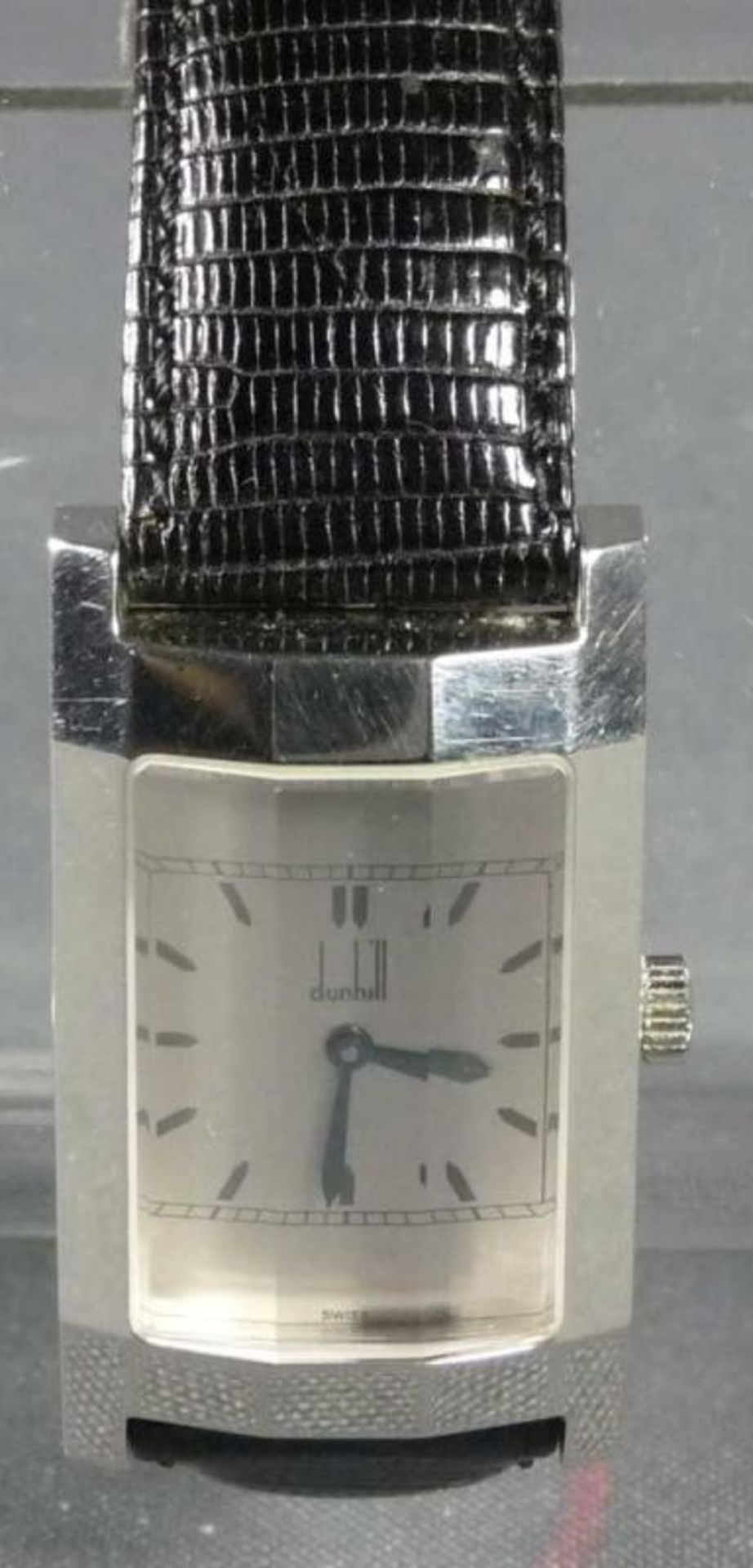 Alfred-Dunhill-Facet-Herrenarmbanduhr Schweiz, E. 20. Jh. Glattes, hochrechteckiges Gehäuse, - Bild 2 aus 2