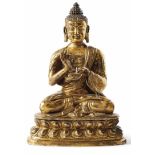 Sitzender Buddha Shakyamuni Sinotibetisch, 18. Jh. Auf doppeltem Lotossockel im Meditationssitz (