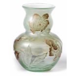 Seltene Vase mit Anemonen Emile Gallé, Nancy - um 1890/95 Bauchiger Korpus mit eingezogener Schulter