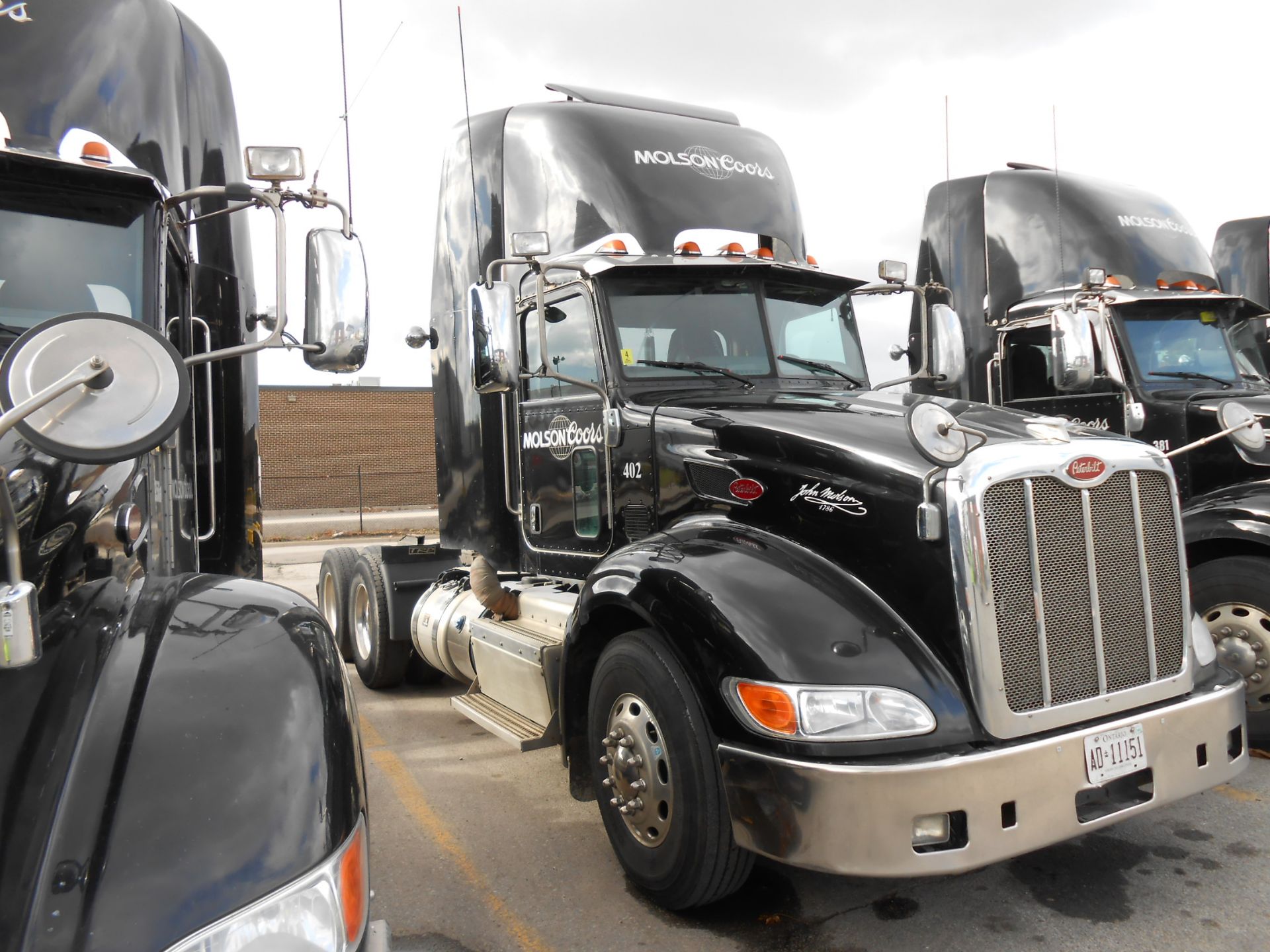 2011 Peterbilt 6X4 DAY CAB TRUCK, model 386 chassis 8070 kg weight with Cummins ISX15 485 diesel ( - Image 6 of 16
