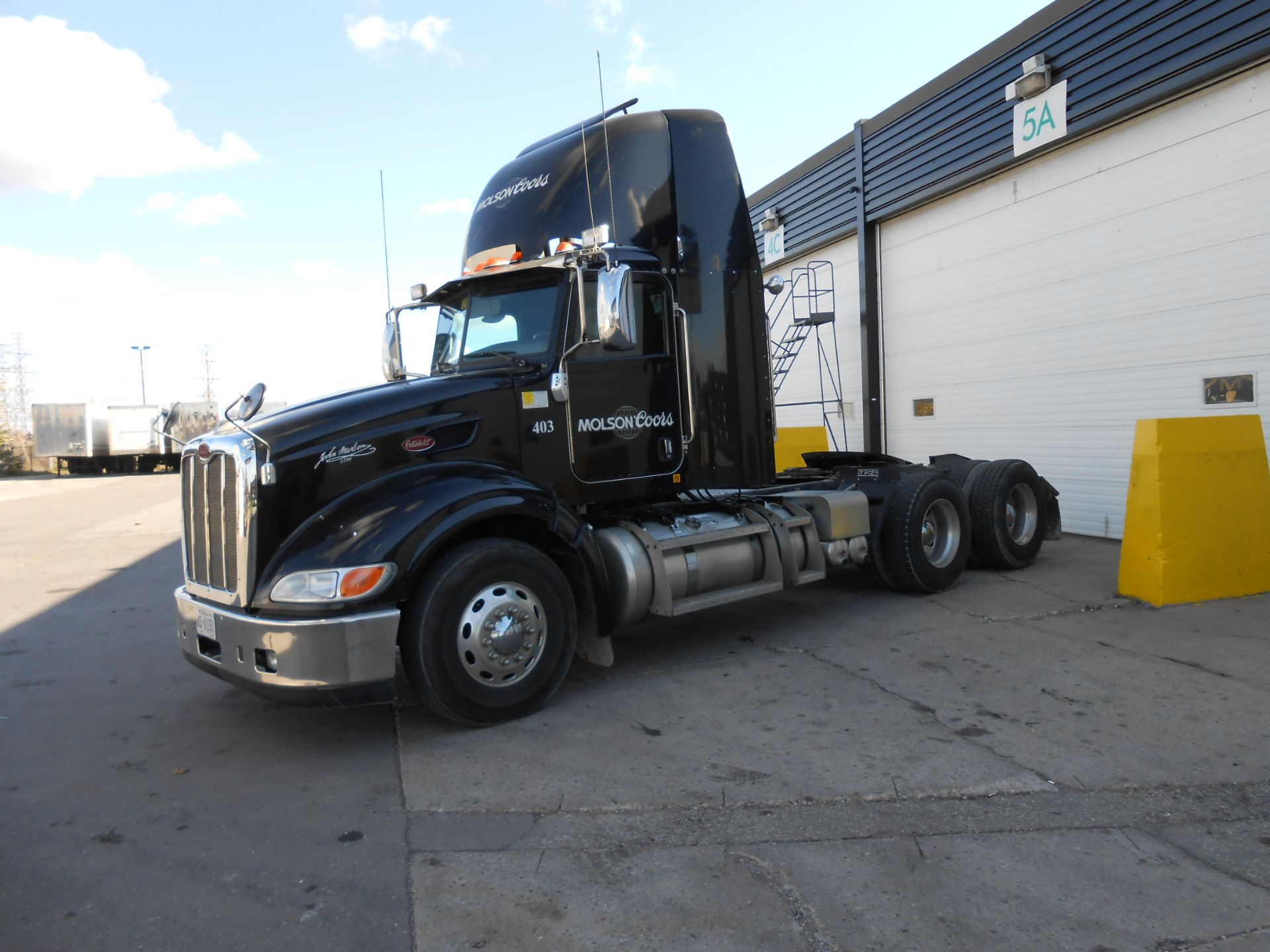 2011 Peterbilt 6X4 DAY CAB TRUCK, model 386 chassis 8070 kg weight with Cummins ISX15 485 diesel ( - Image 3 of 15