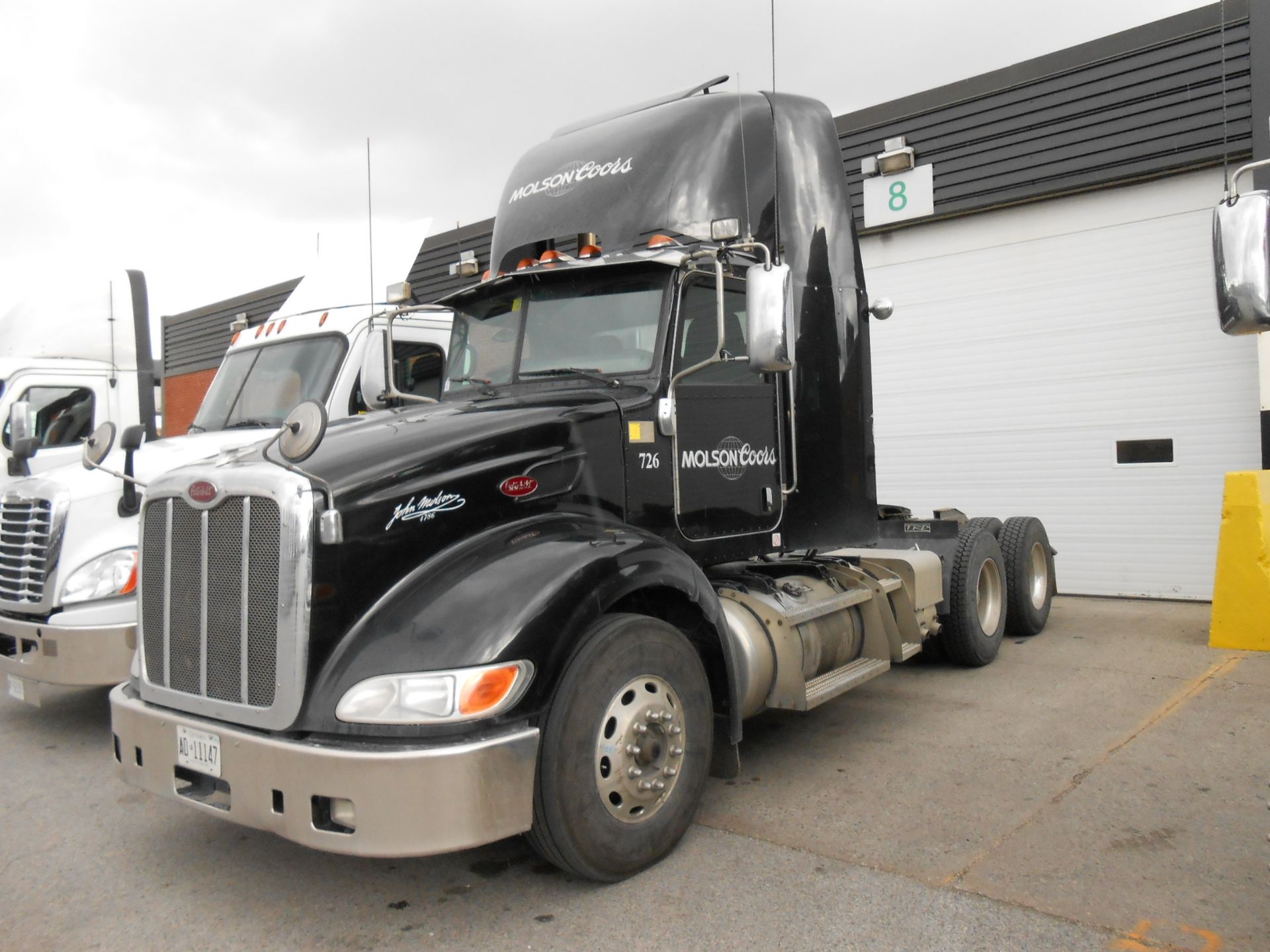 2011 Peterbilt 6X4 DAY CAB TRUCK, model 386 chassis 8070 kg weight with Cummins ISX15 485 diesel ( - Image 7 of 15