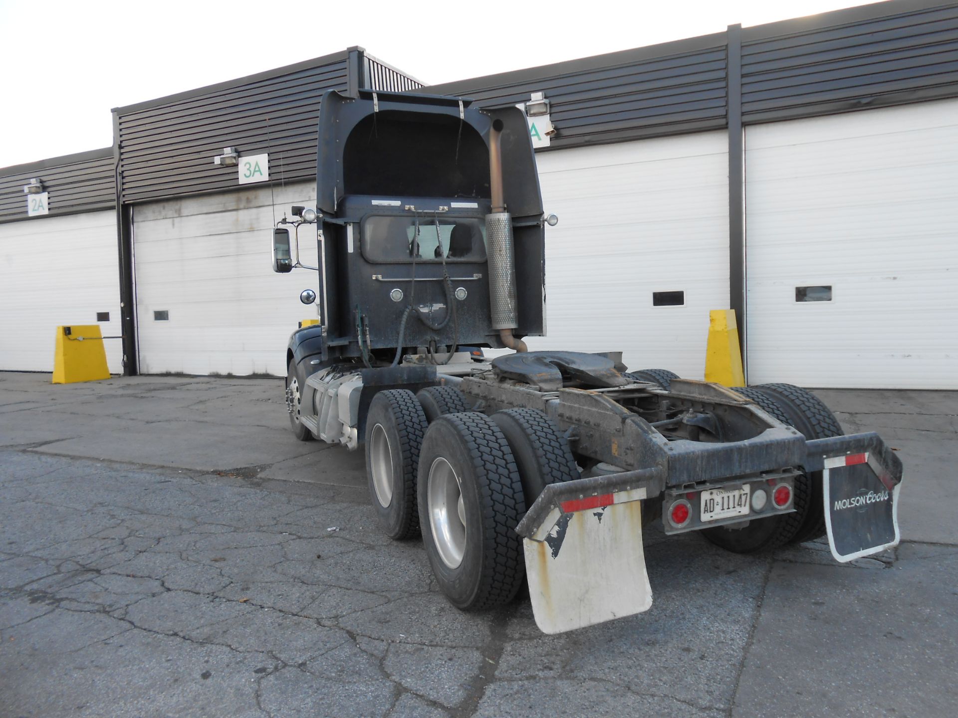 2011 Peterbilt 6X4 DAY CAB TRUCK, model 386 chassis 8070 kg weight with Cummins ISX15 485 diesel ( - Image 3 of 15