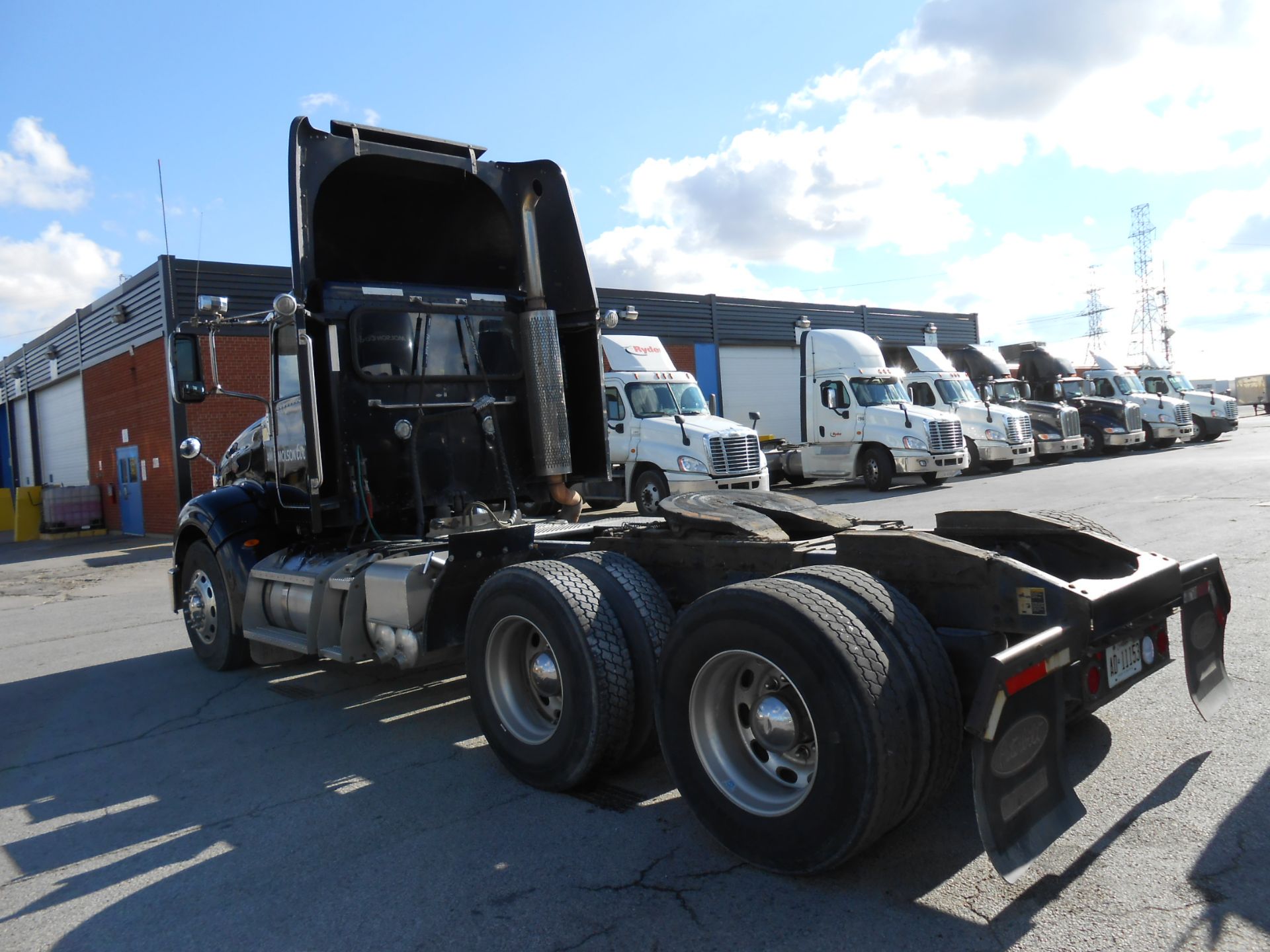 2011 Peterbilt 6X4 DAY CAB TRUCK, model 386 chassis 8070 kg weight with Cummins ISX15 485 diesel ( - Image 3 of 14