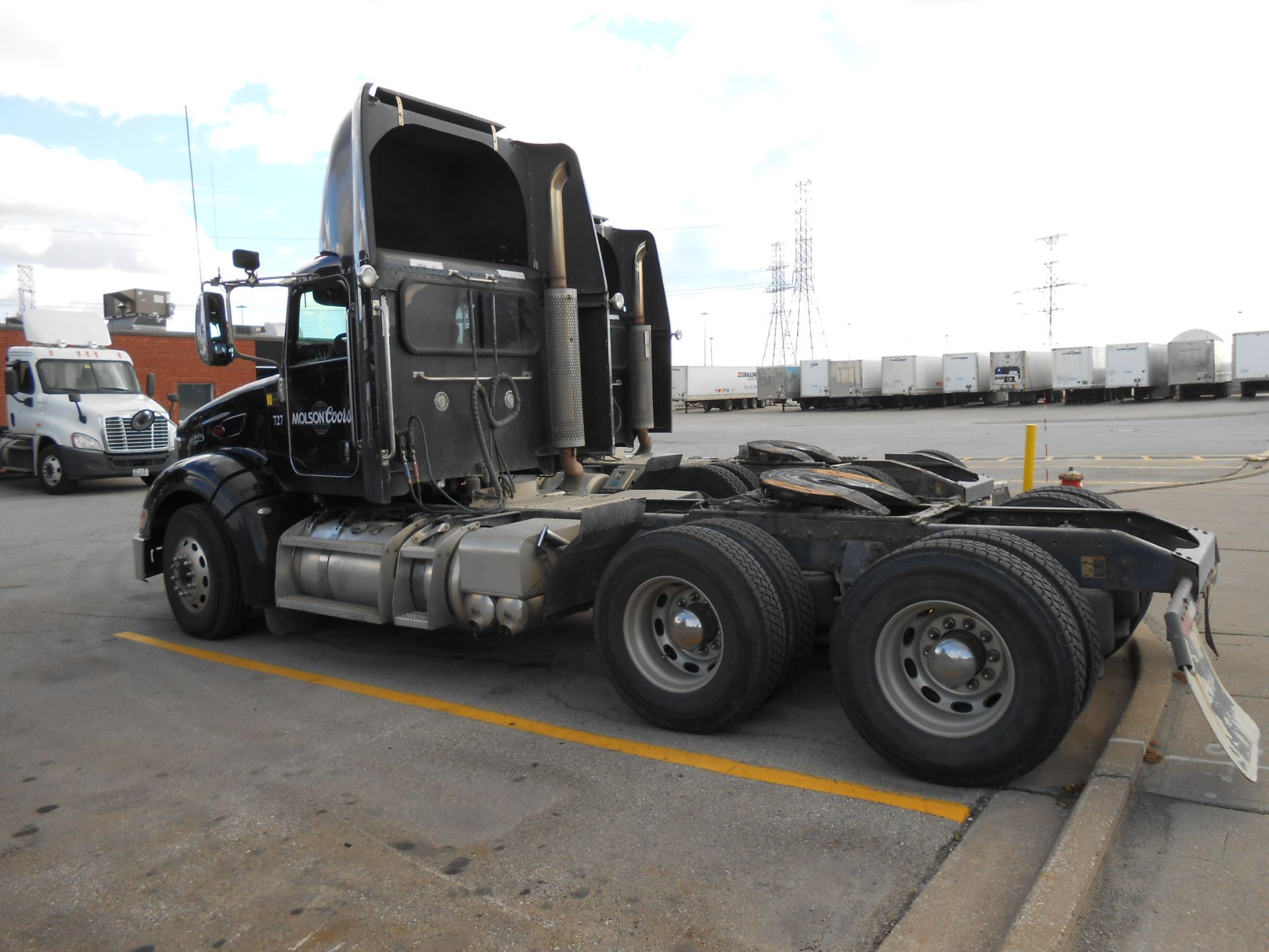2011 Peterbilt 6X4 DAY CAB TRUCK, model 386 chassis 8070 kg weight with Cummins ISX15 485 diesel ( - Image 4 of 16