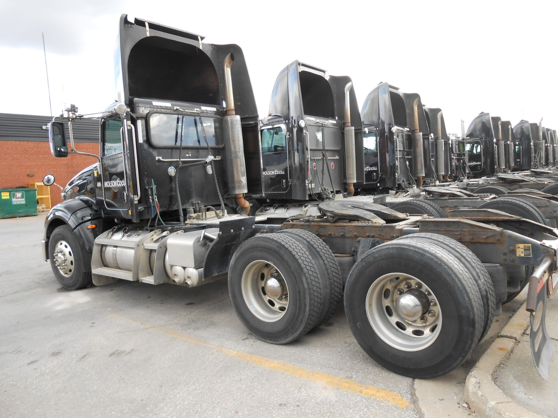 2011 Peterbilt 6X4 DAY CAB TRUCK, model 386 chassis 8070 kg weight with Cummins ISX15 485 diesel ( - Image 7 of 14