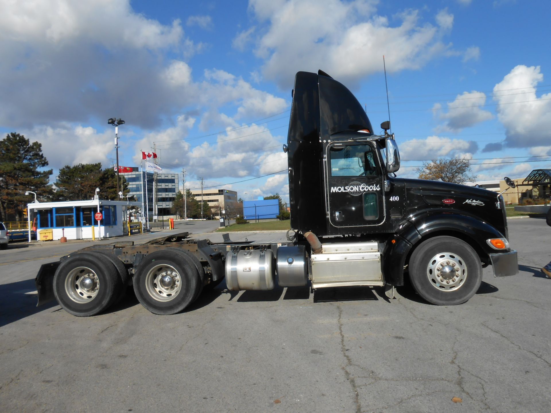 2011 Peterbilt 6X4 DAY CAB TRUCK, model 386 chassis 8070 kg weight with Cummins ISX15 485 diesel (