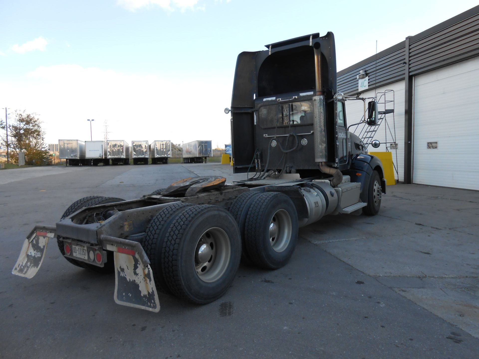 2011 Peterbilt 6X4 DAY CAB TRUCK, model 386 chassis 8070 kg weight with Cummins ISX15 485 diesel ( - Image 5 of 16