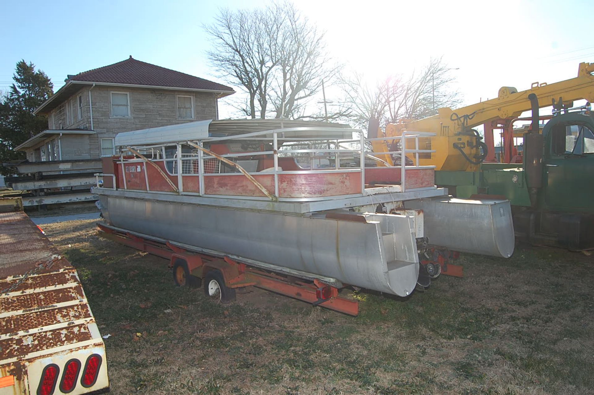 Harris Pontoon Boat, 20 ft. Length, Foam Filled Float Boat Pontoon Includes Mercruiser HP 120/140 - Image 3 of 4