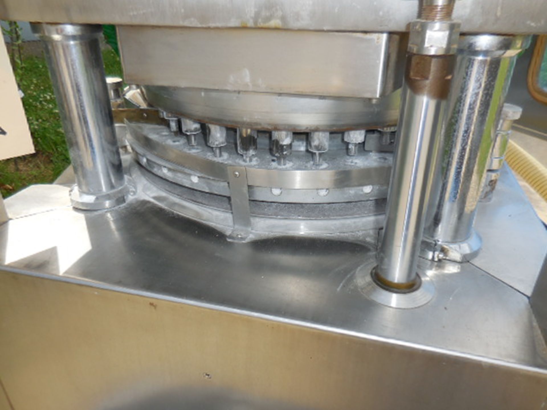 Tablet Press, 33 Station, Double Sided 22 MM Tooling - Image 3 of 6