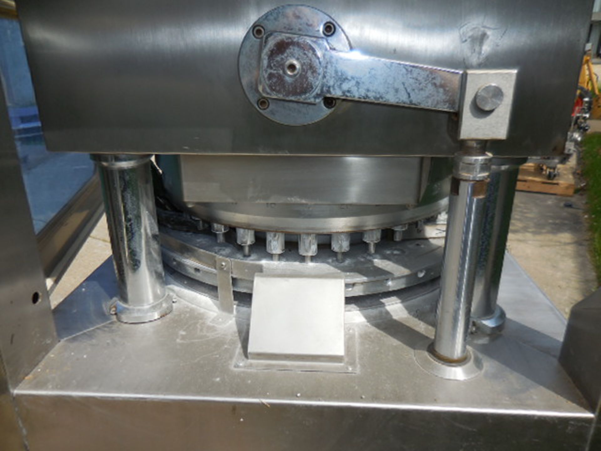 Tablet Press, 33 Station, Double Sided 22 MM Tooling - Image 5 of 6