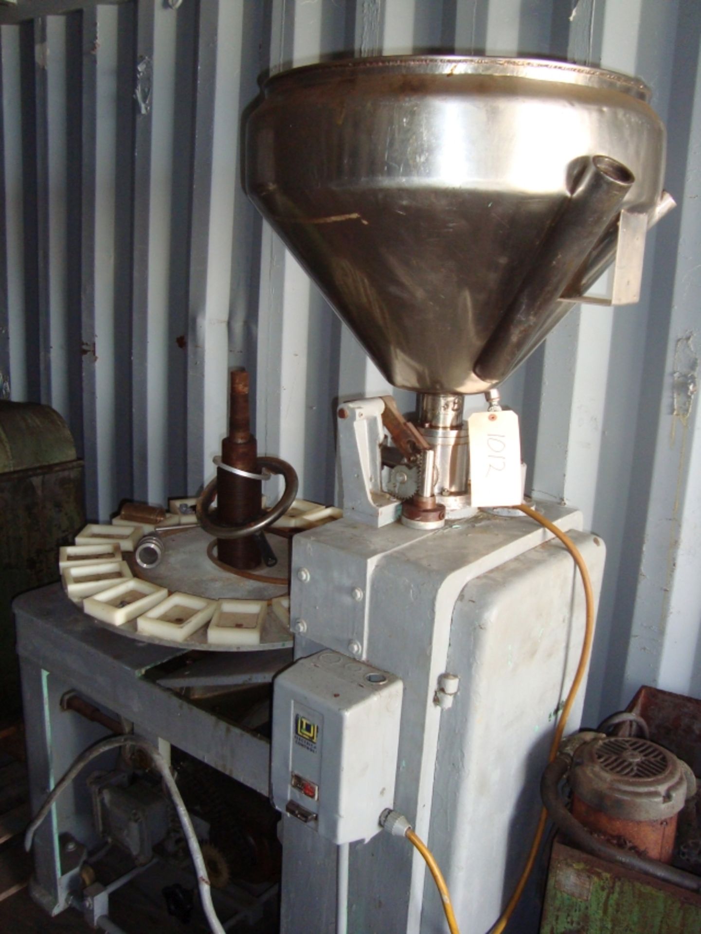 Piston Filler, Model KX10