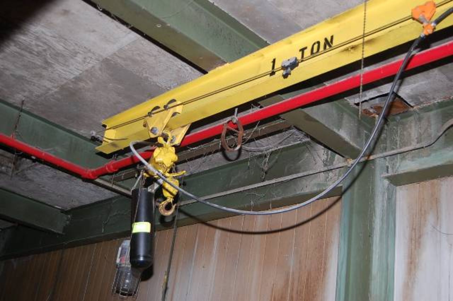 Electric Chain Hoist, Approx. 500 lb. Capacity