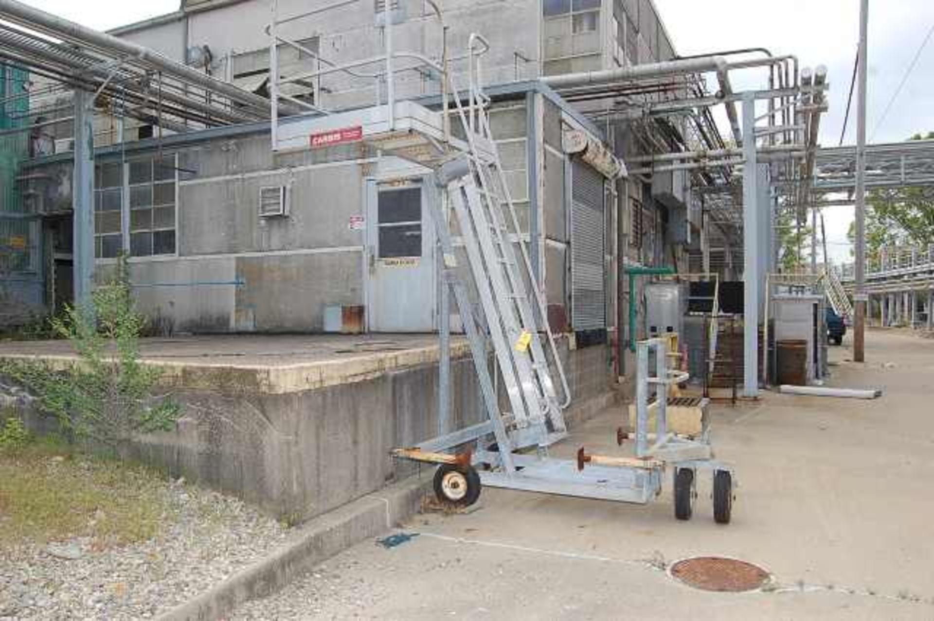 Carbis Manual Operated Manlift, Air Tires, Ladder Extension