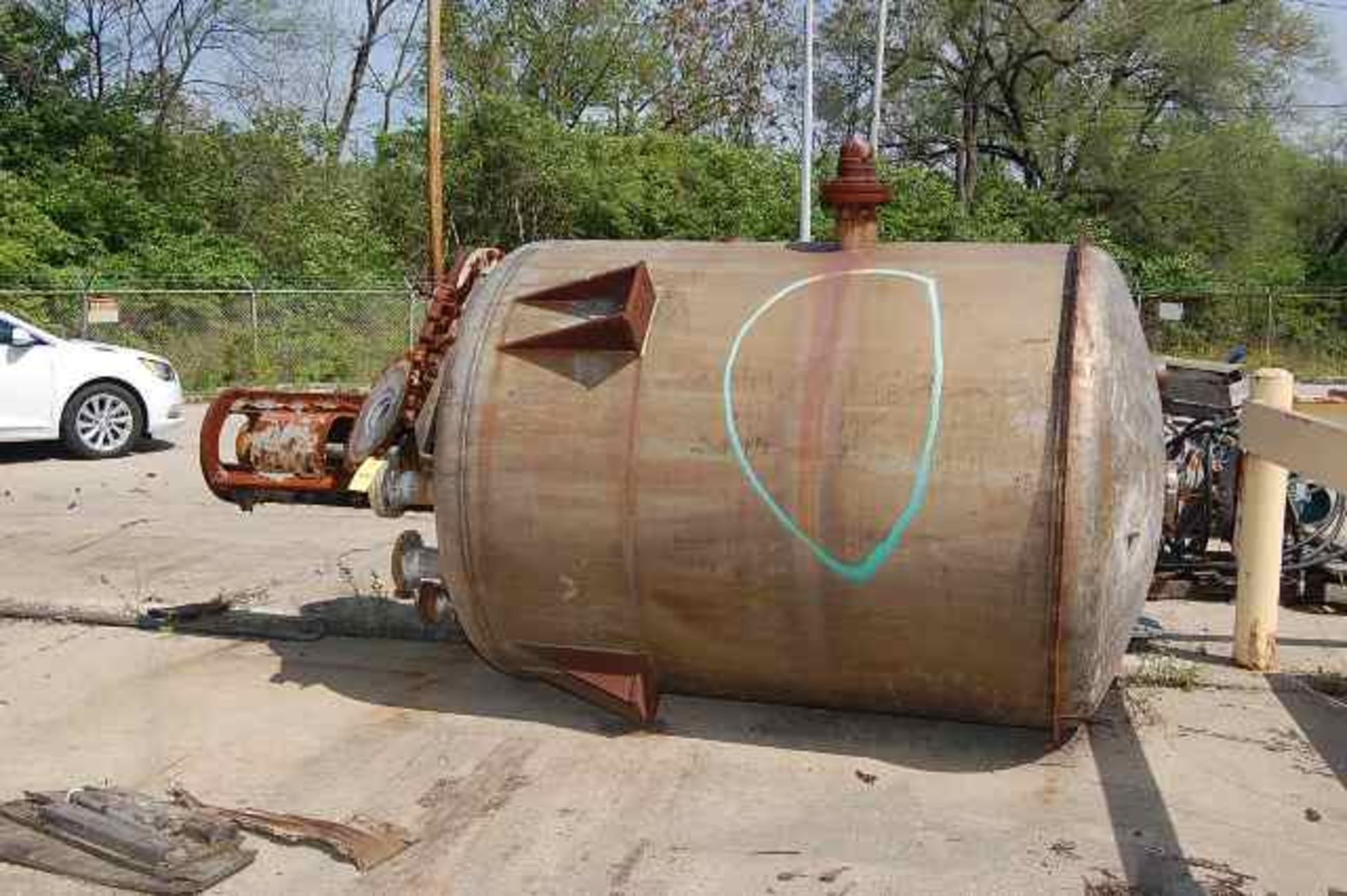 Tank, Brighton Reactor, 1000 gallon, SS, Vessel VAC 100 psi at 650 F, Coil 250 psi at 650 F. with