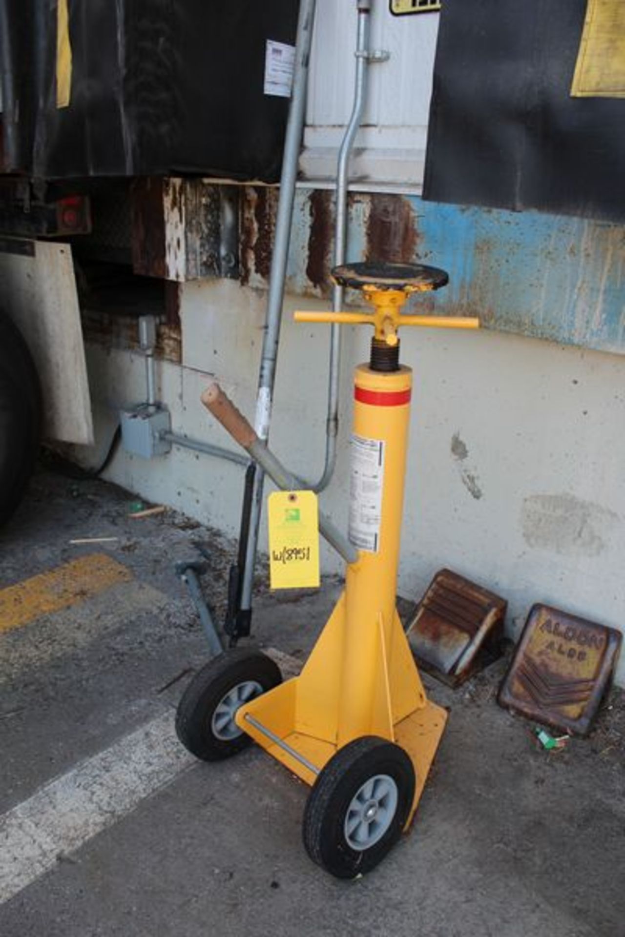 Lot of (7) Trailer Stabilizers, (Outside Bond Docks) | (Warehouse A) - Image 5 of 7