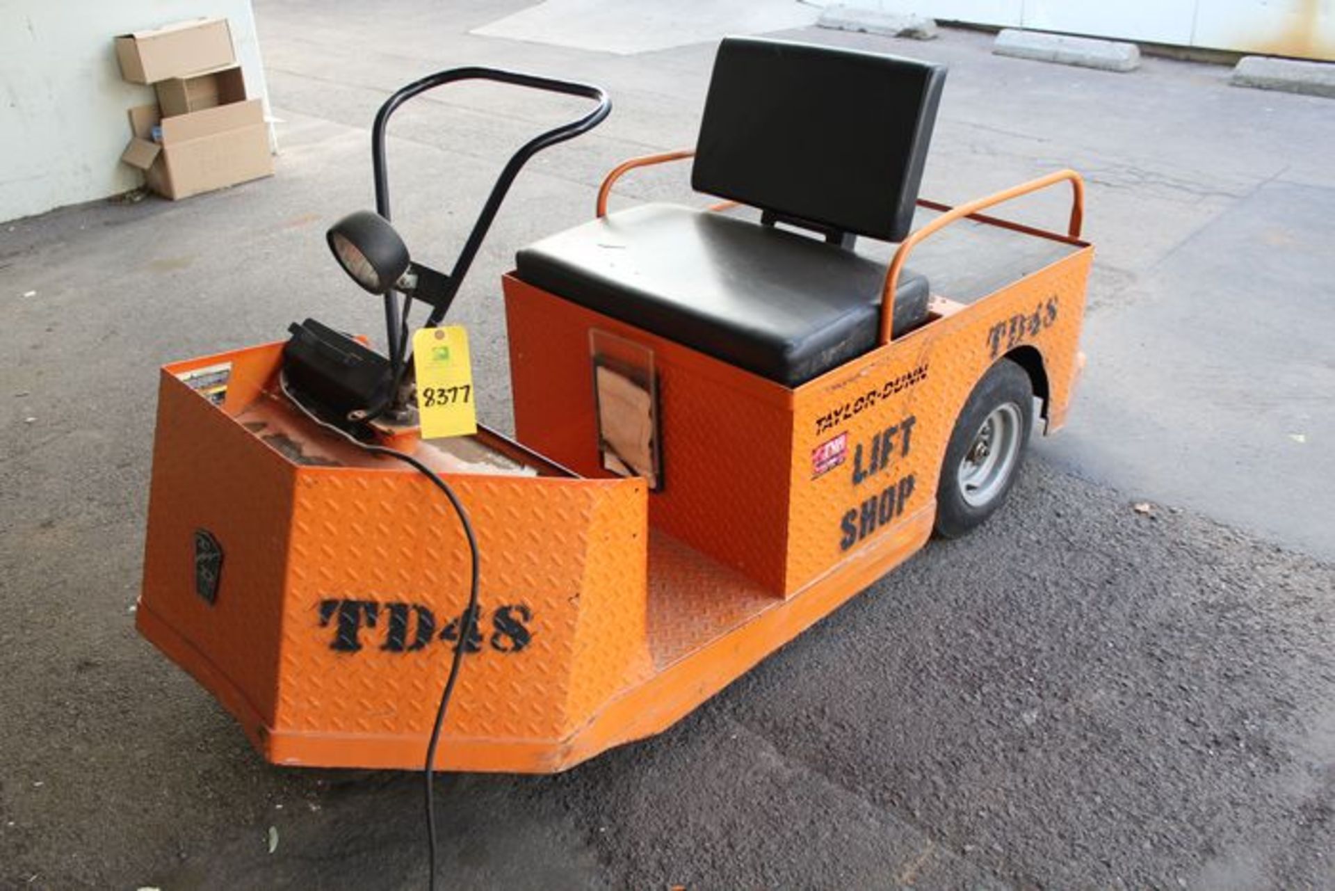 Taylor Dunn Warehouse 3 Wheel Electric Cart, Ref. TD48 | (Warehouse)