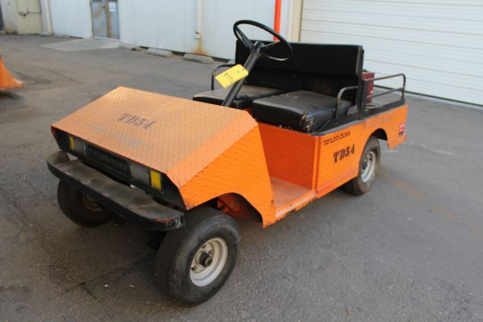 Taylor Dunn Warehouse 4 Wheel Electric Cart, Ref. TD54 (MAIN MACHINE SHOP OUTSIDE) | (Warehouse)