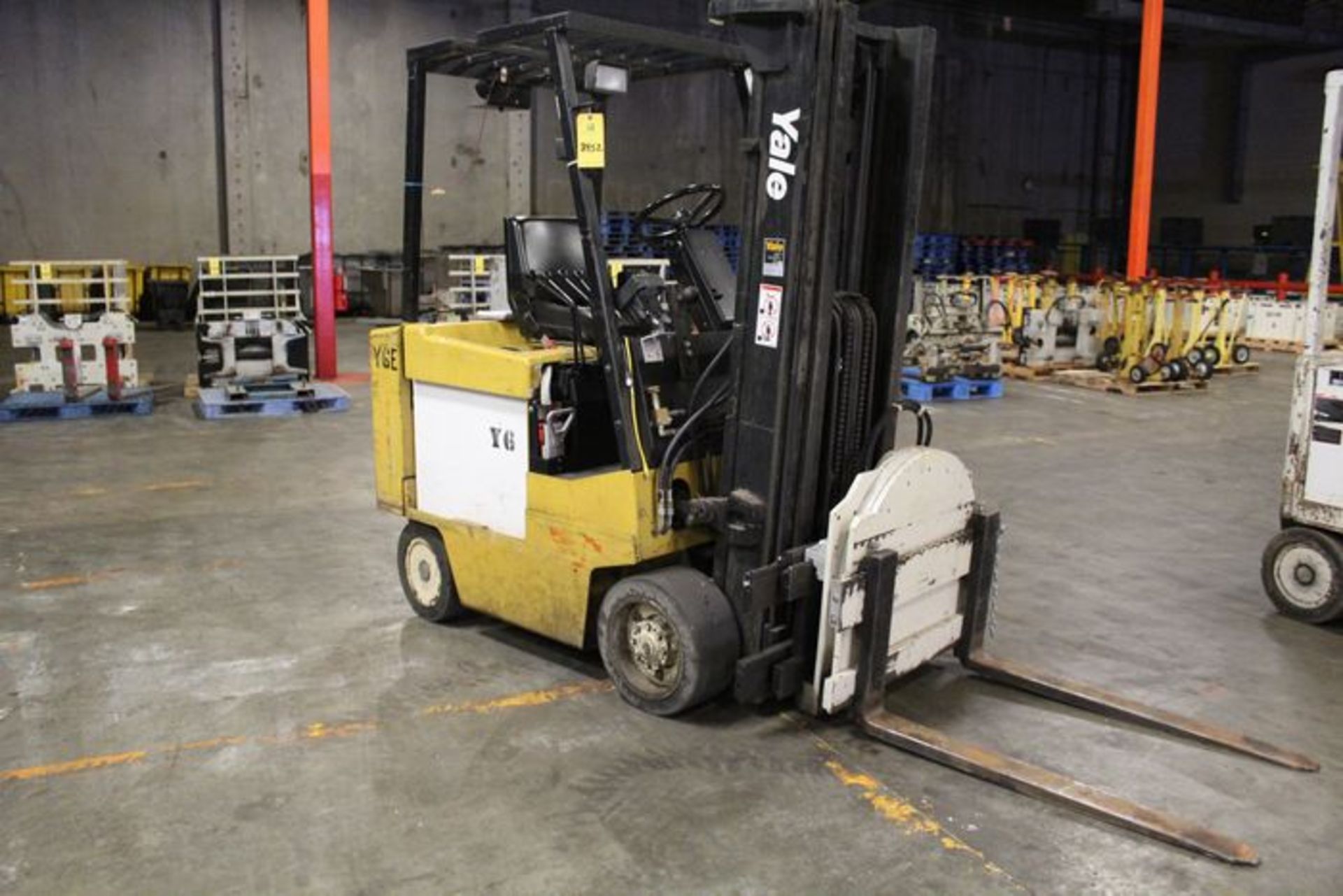 Yale, 5000 LB, Cushion Tire, Electric Forklift, M# ERC050ZAN36SE083, Triple Mast, Side Shift,