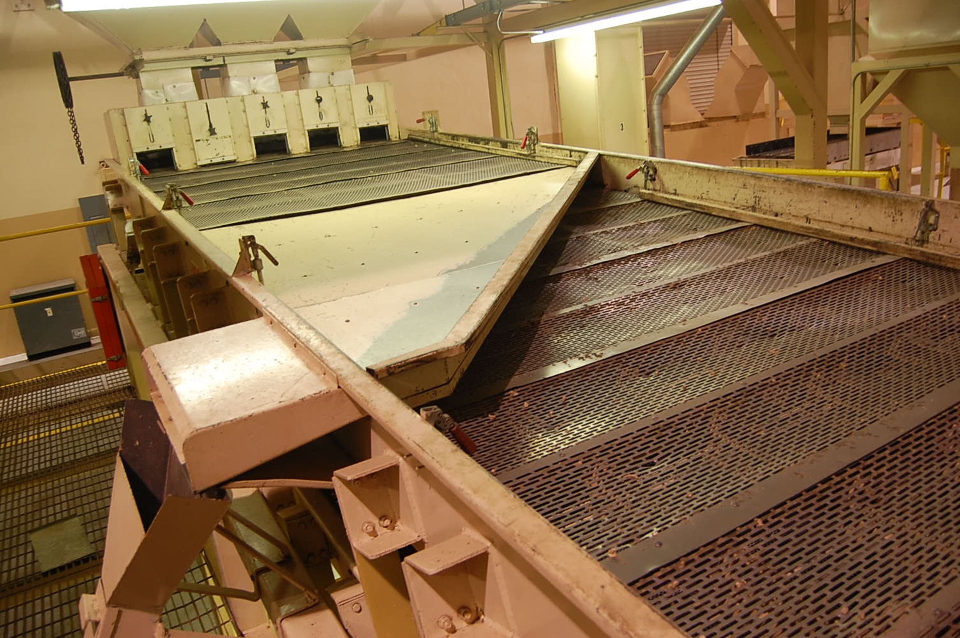 LMC Classification Deck Shaker Table, 16 ft. x 6 ft., Dura Pulse Controller, RIGGING FEE: $1,000 - Image 3 of 3