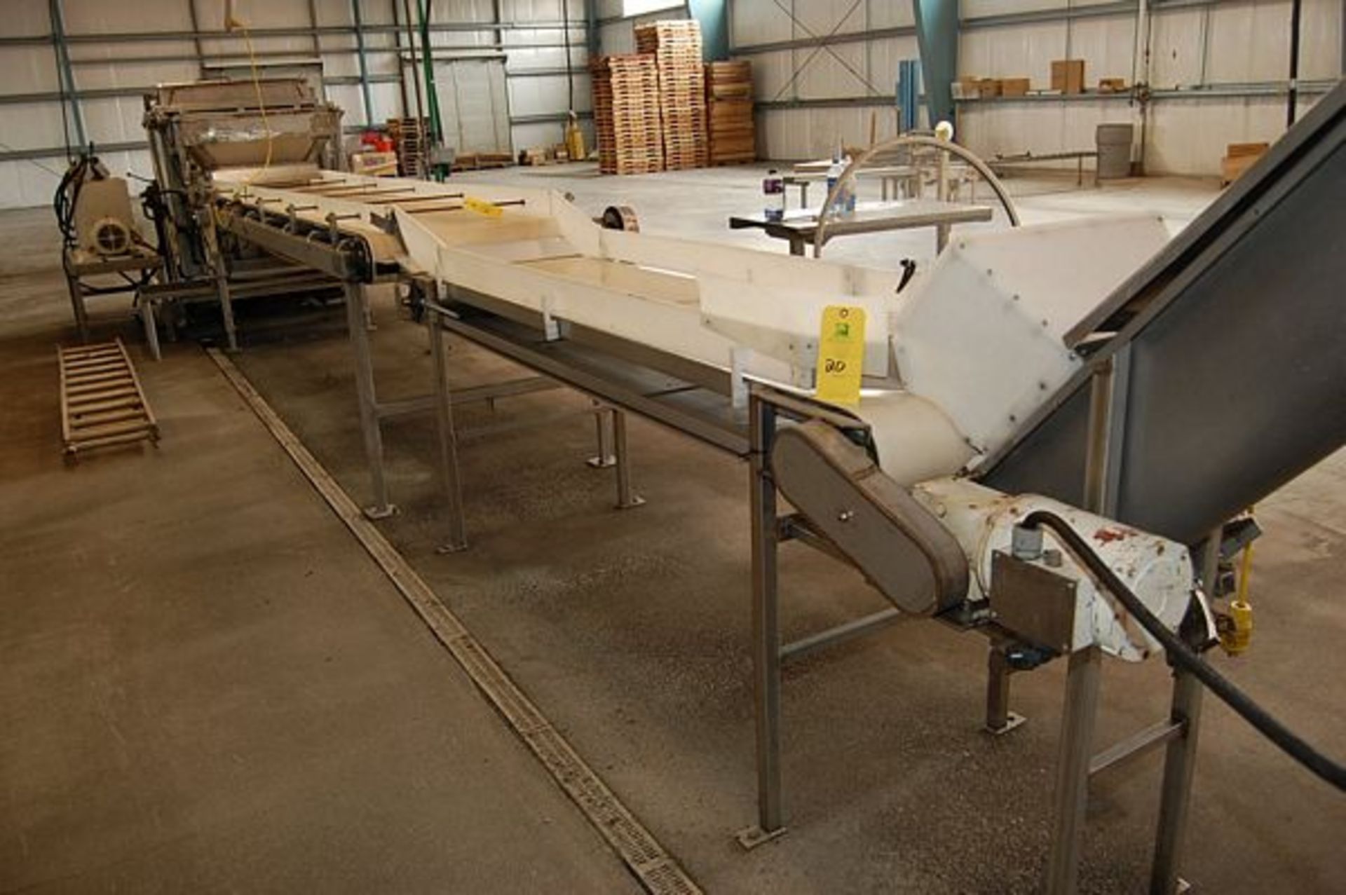 ABM Motorized Belt Conveyor, 8 ft. Length x 24 in. Wide Belt, 230/460 Volt Motor. *** Loading to