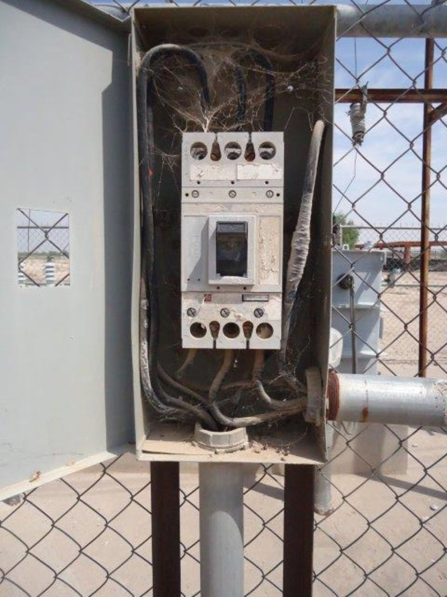 To be sold with lot1 together (Vendido junto con lote numero 1) 150 KVA transformer - Image 3 of 3