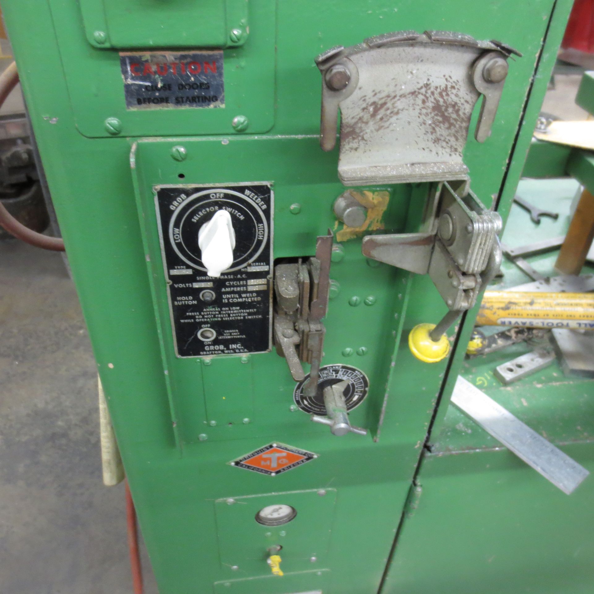 Grob Vertical Band Saw, Type 4V24, 24" Throat with Blade Welder, S/N 580 - Image 2 of 3