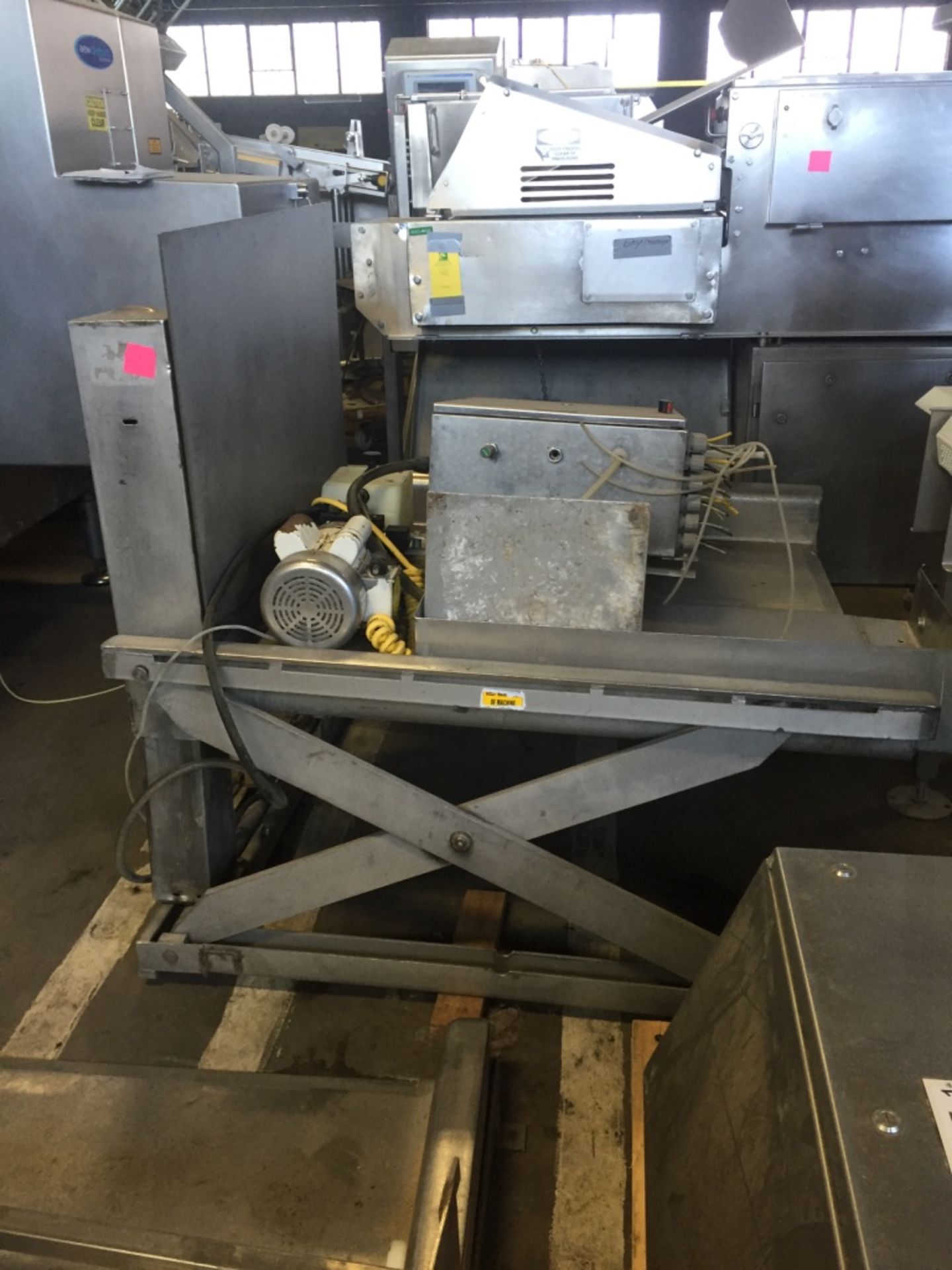 (Located In Madison WI) Stainless Pallet Lift 2500LB Capacity
