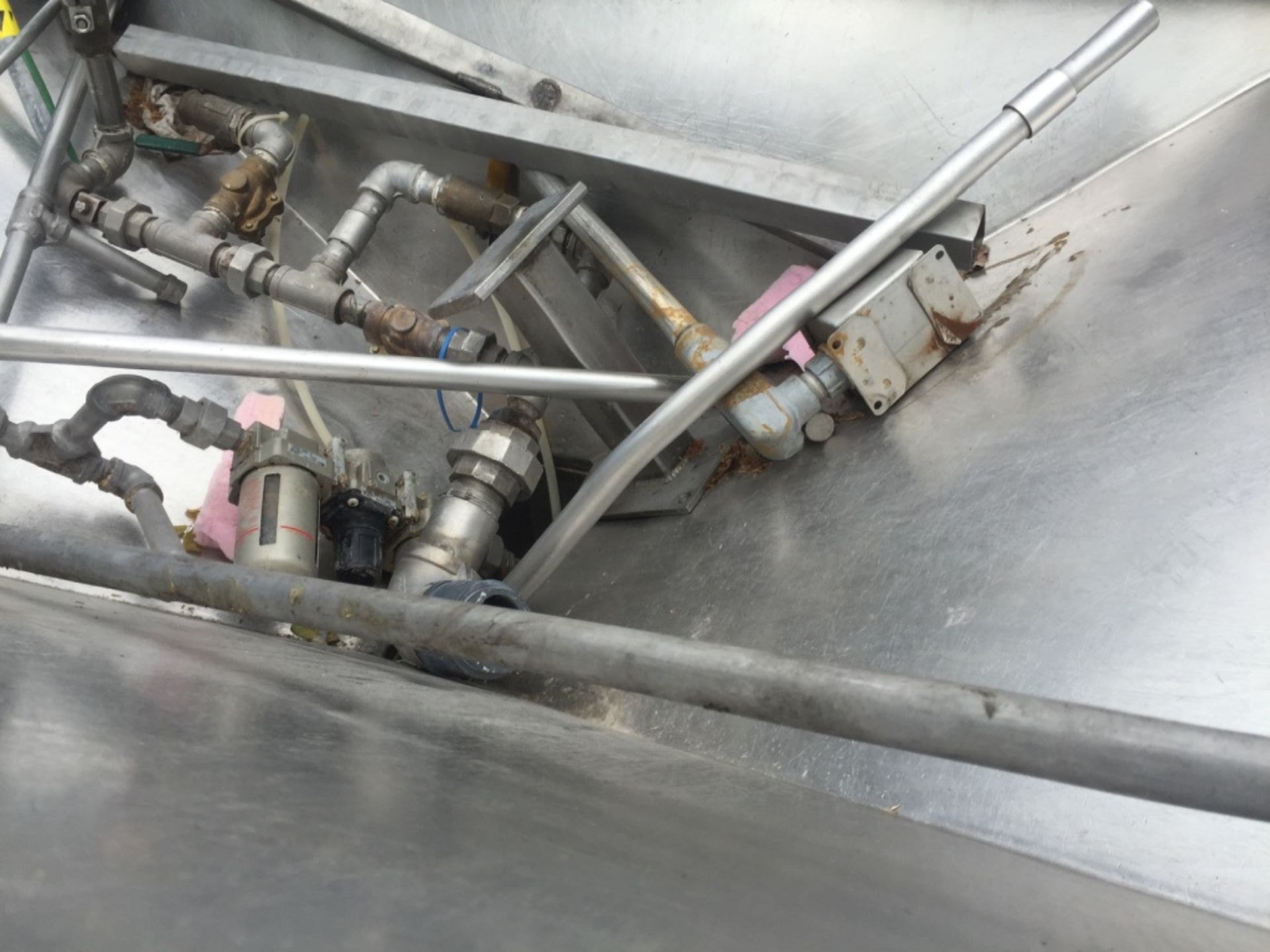 (Located In Columbia MO) Stainless Single Compartment Feeding Hopper - Image 3 of 4