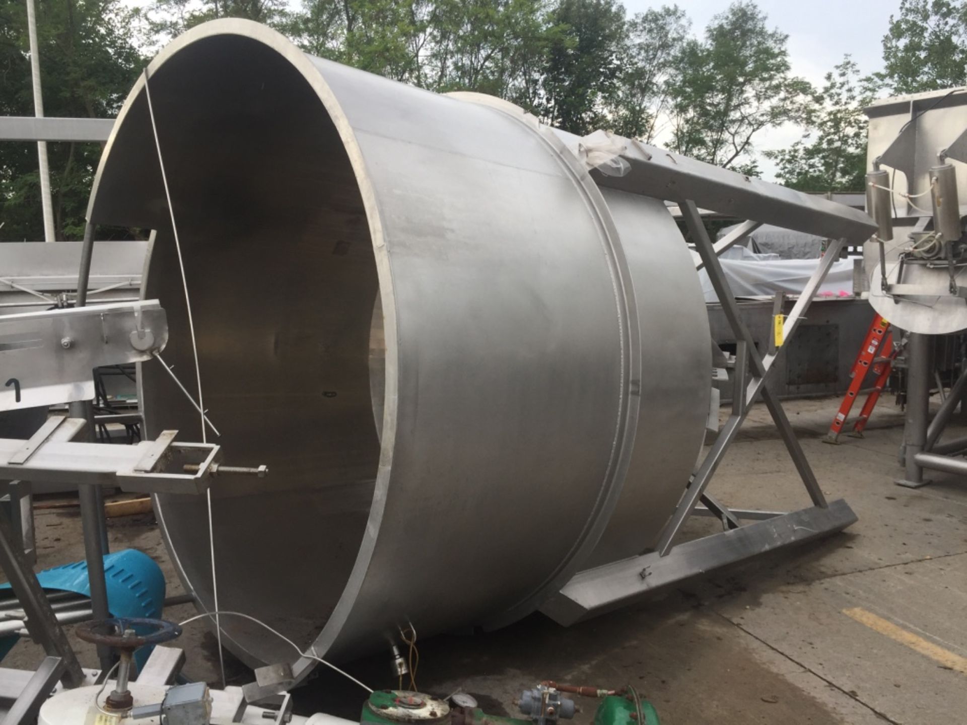 (Located In Columbia MO) Stainless Hopper Bottom Discharge Single Wall Approximate 8' Diameter x