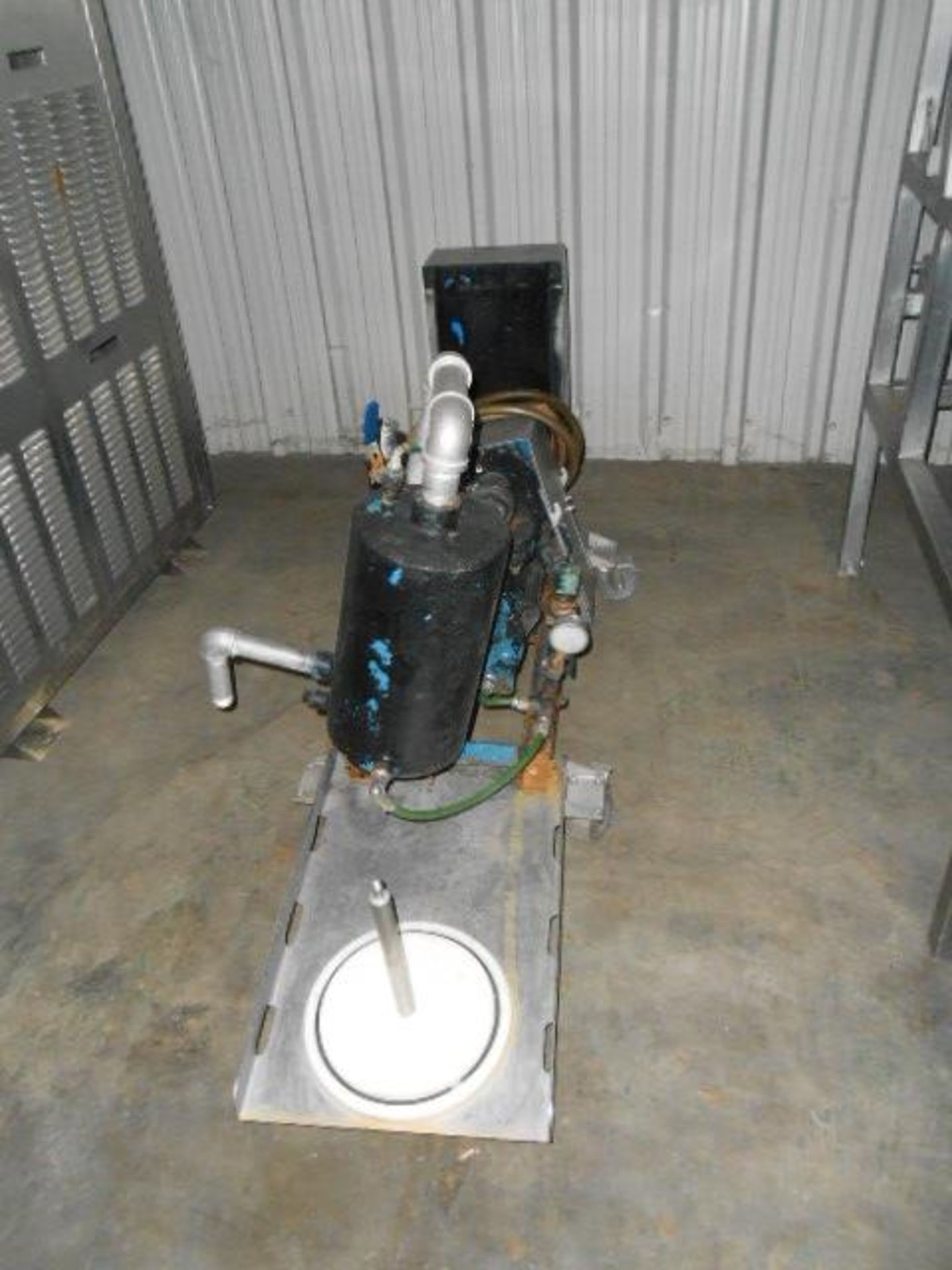 (Located in Cartersville, GA) 4000 lb Polar Massager Model PM-4000 Year 2004 Serial # 548 Stand Infe - Image 9 of 12