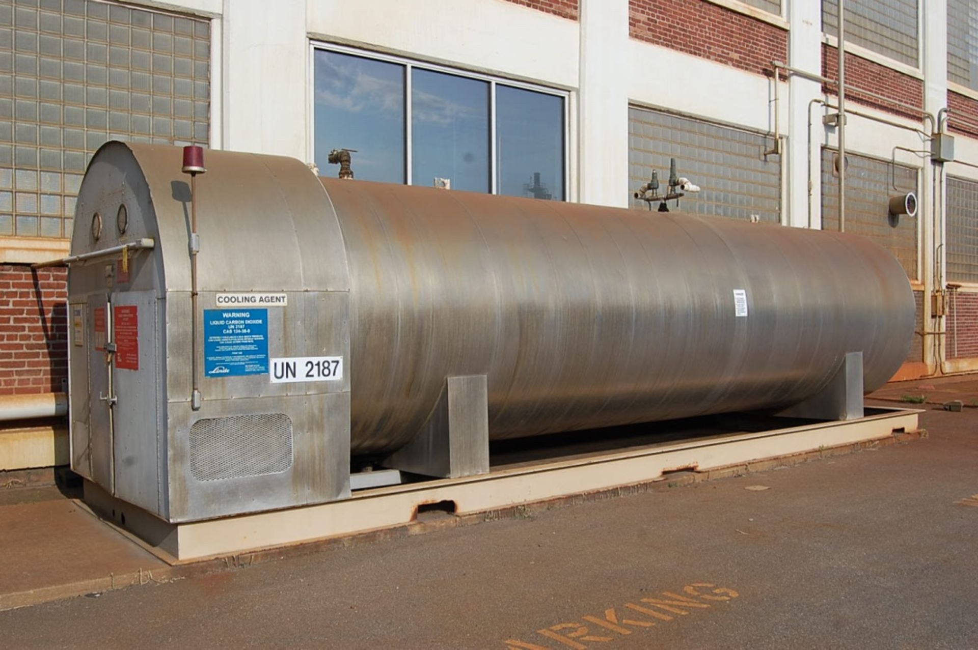 Tomco Equipment Linde Liquid Carbon Dioxide Tank, National Board #690 LOADING FEE: $5000