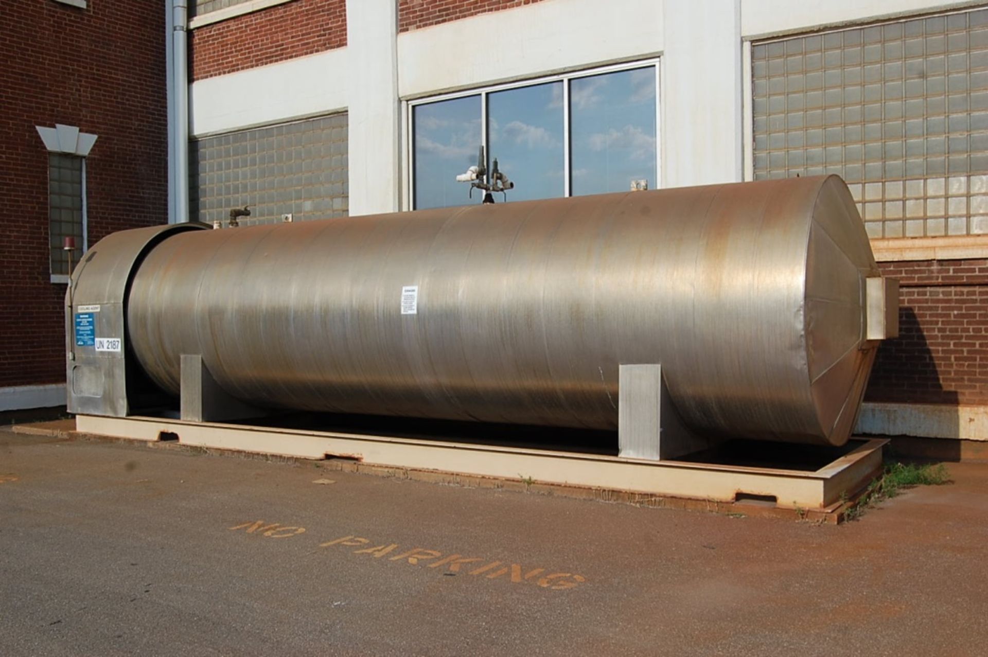 Tomco Equipment Linde Liquid Carbon Dioxide Tank, National Board #690 LOADING FEE: $5000 - Image 3 of 3