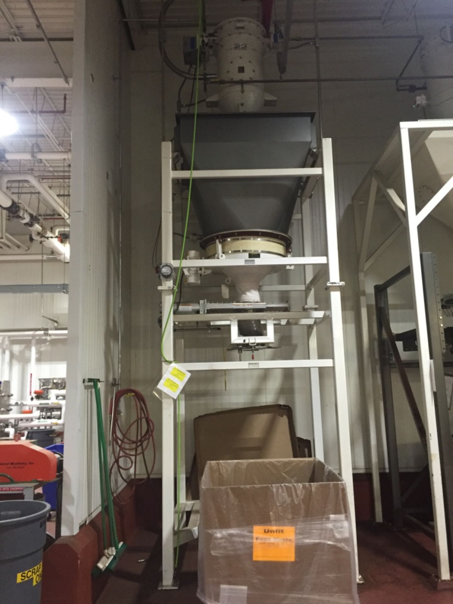 Tote Loader with Dustcollector and Vibratory Bin Bottom