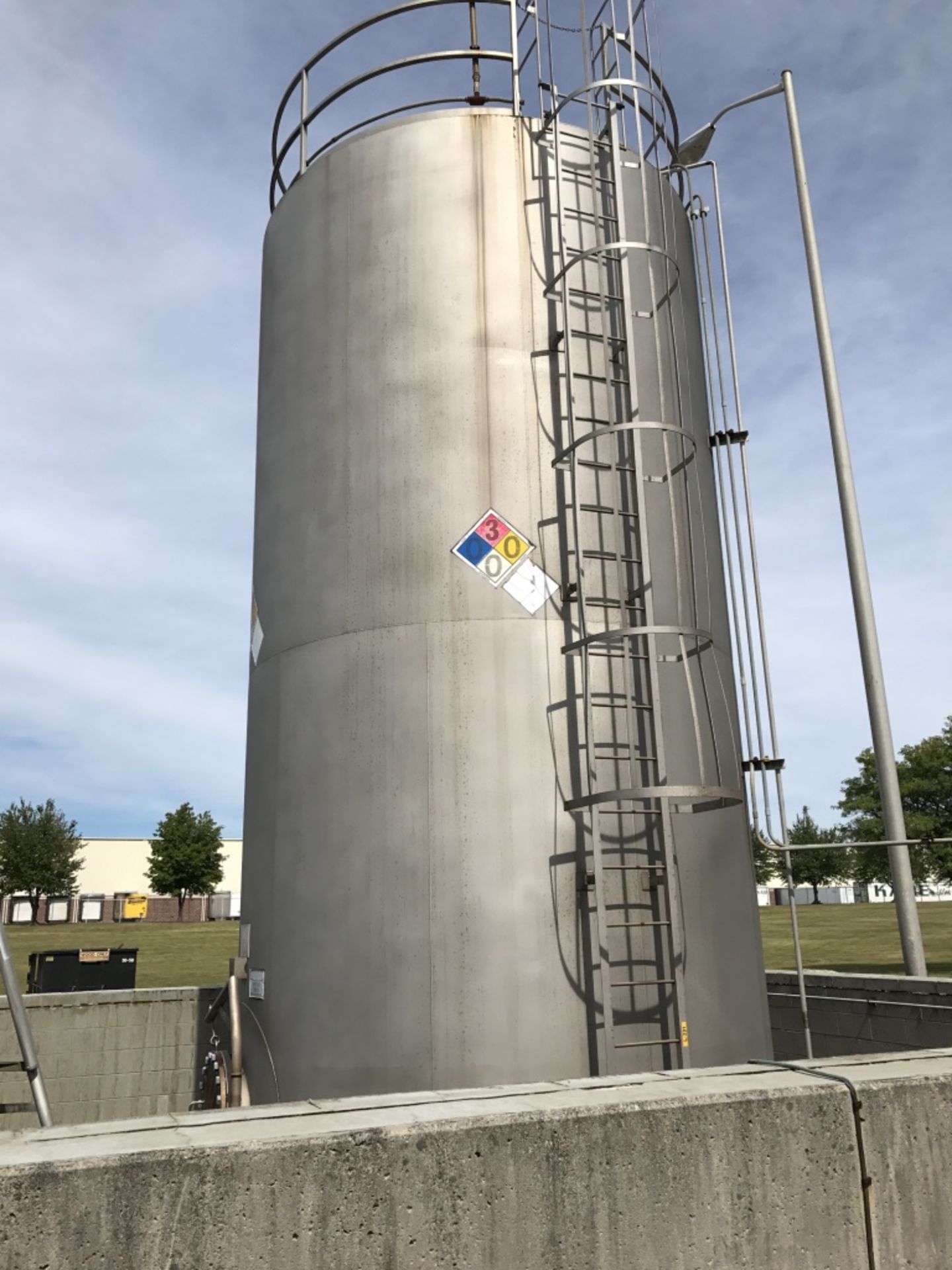 Stainless Alcohol Storage Tank Approximate 20,000 Gallons - Image 4 of 5