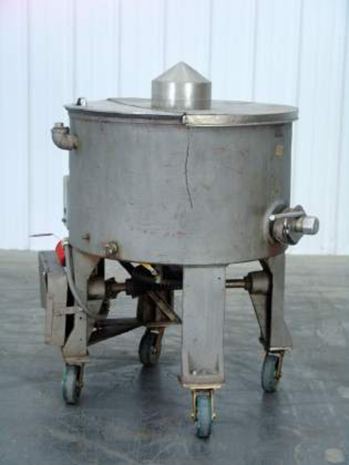 Union Standard Insulated Mixing Tank (Rigging Fee - $195)