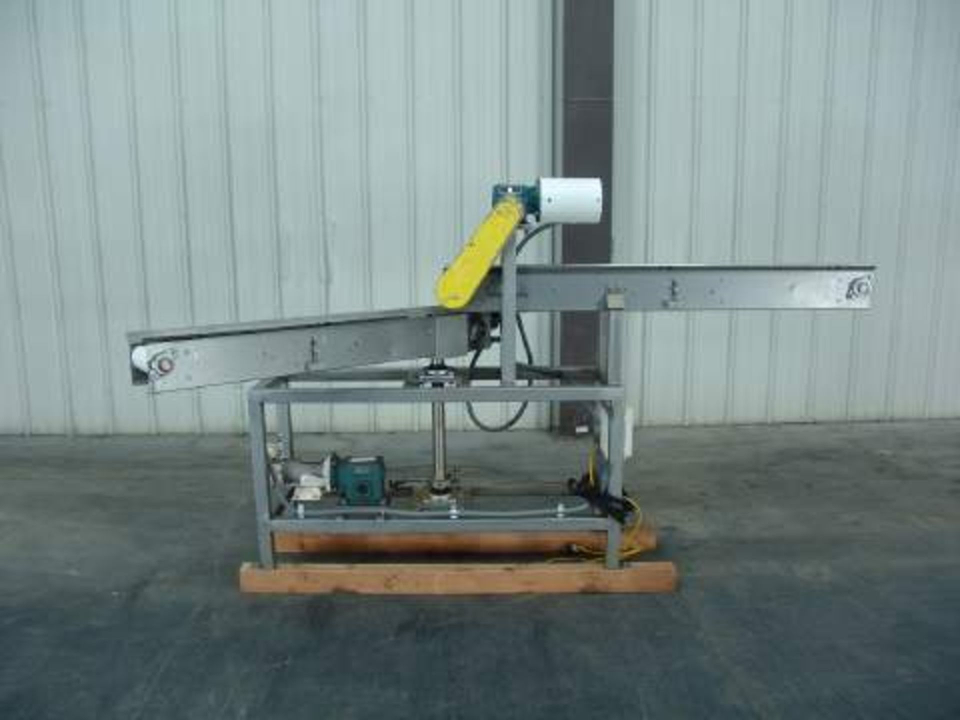 Reciprocating Conveyor To Distribute Product (Rigging Fee - $125)