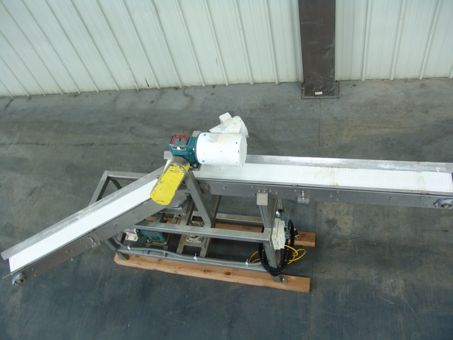 Reciprocating Conveyor To Distribute Product (Rigging Fee - $125) - Image 10 of 10