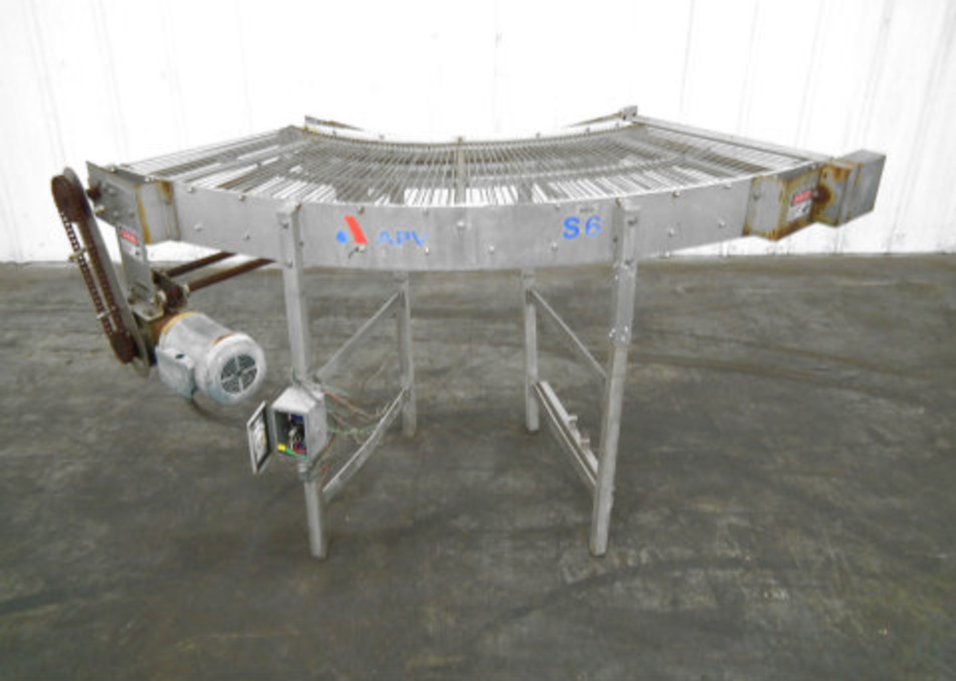 APV 90 Degree Motorized Wire Curve Conveyor (Rigging Fee - $135)