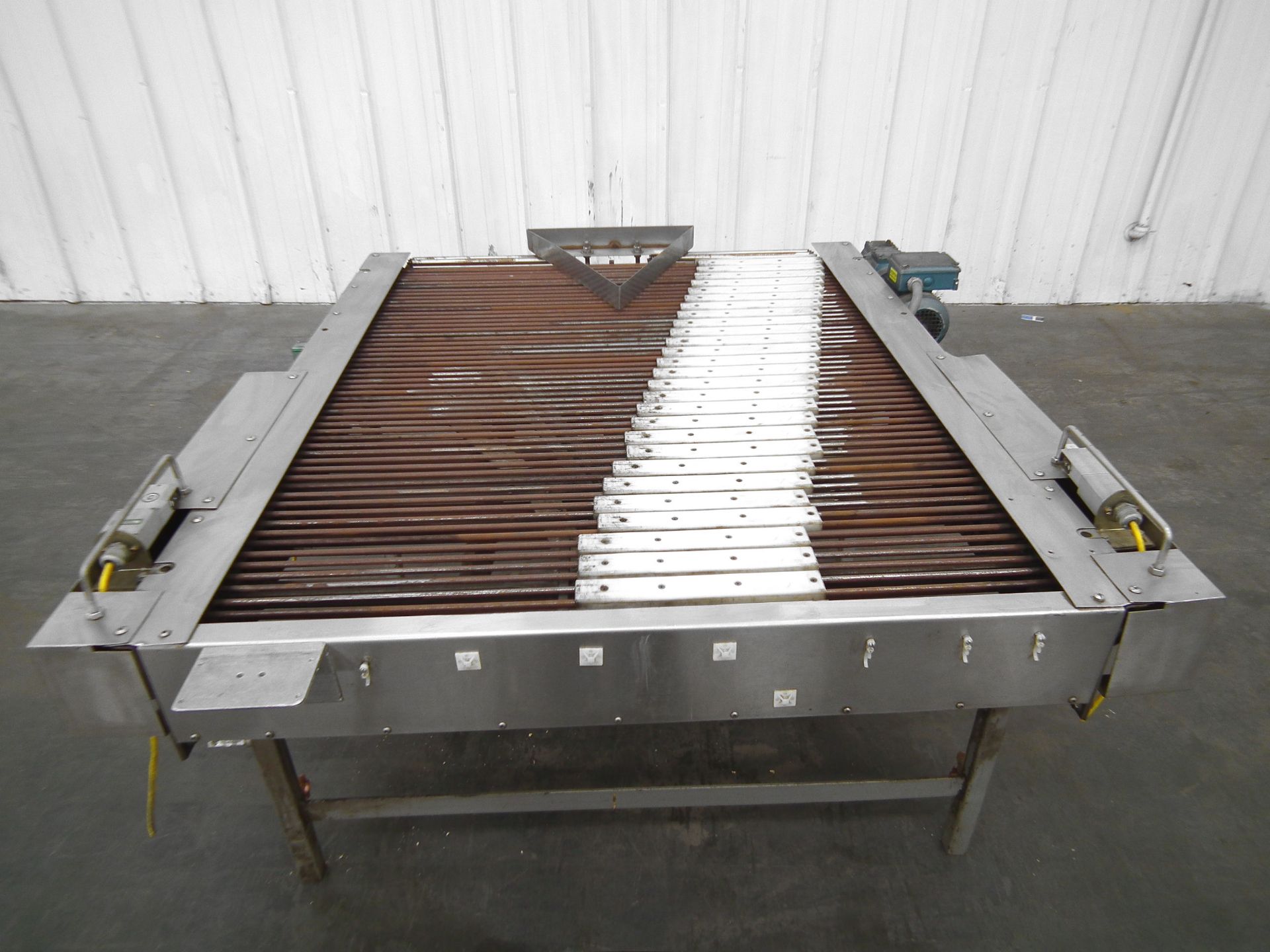 APV Steward Switch Laner Conveyor with 13 in Platens (Rigging Fee - $150) - Image 3 of 5