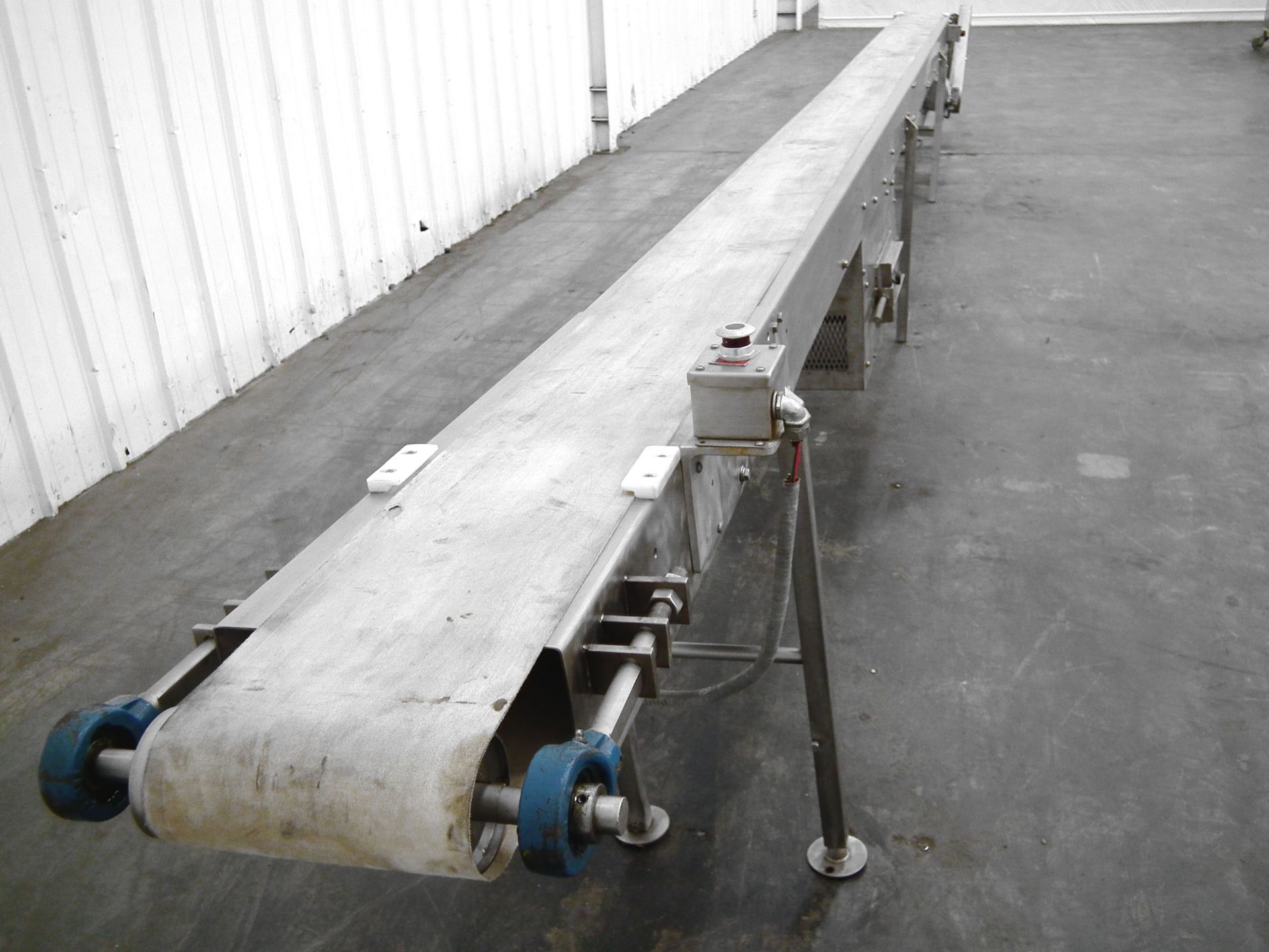 298 in Long x 18 in Wide Belt SS Conveyor (Rigging Fee - $325) - Image 4 of 4