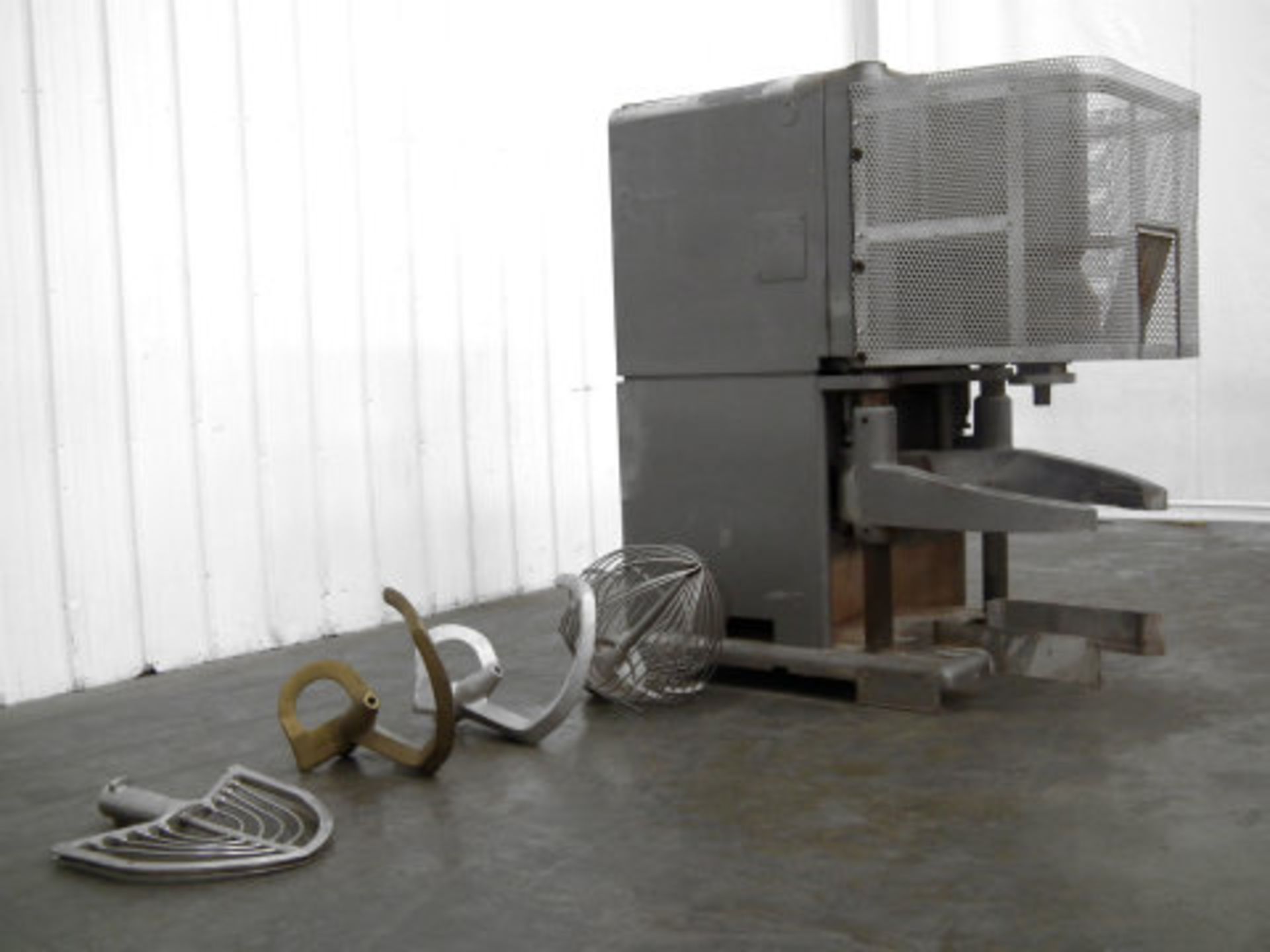 AMF Glen 340 Quart Moose 74-36 Mixer with Tooling (Rigging Fee - $290)