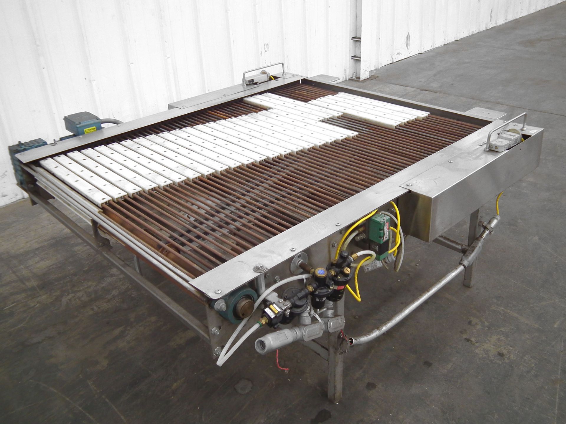 APV Case Switch Platen Laner Conveyor - 20 in Platen (Rigging Fee - $150) - Image 2 of 5