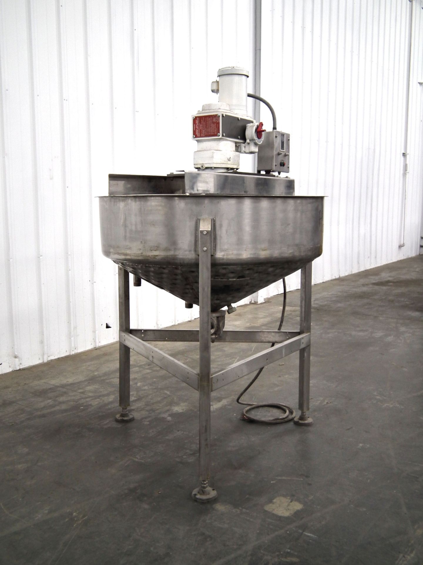 120 Gallon Agitated Mix Tank Kettle (Rigging Fee - $185) - Image 4 of 12