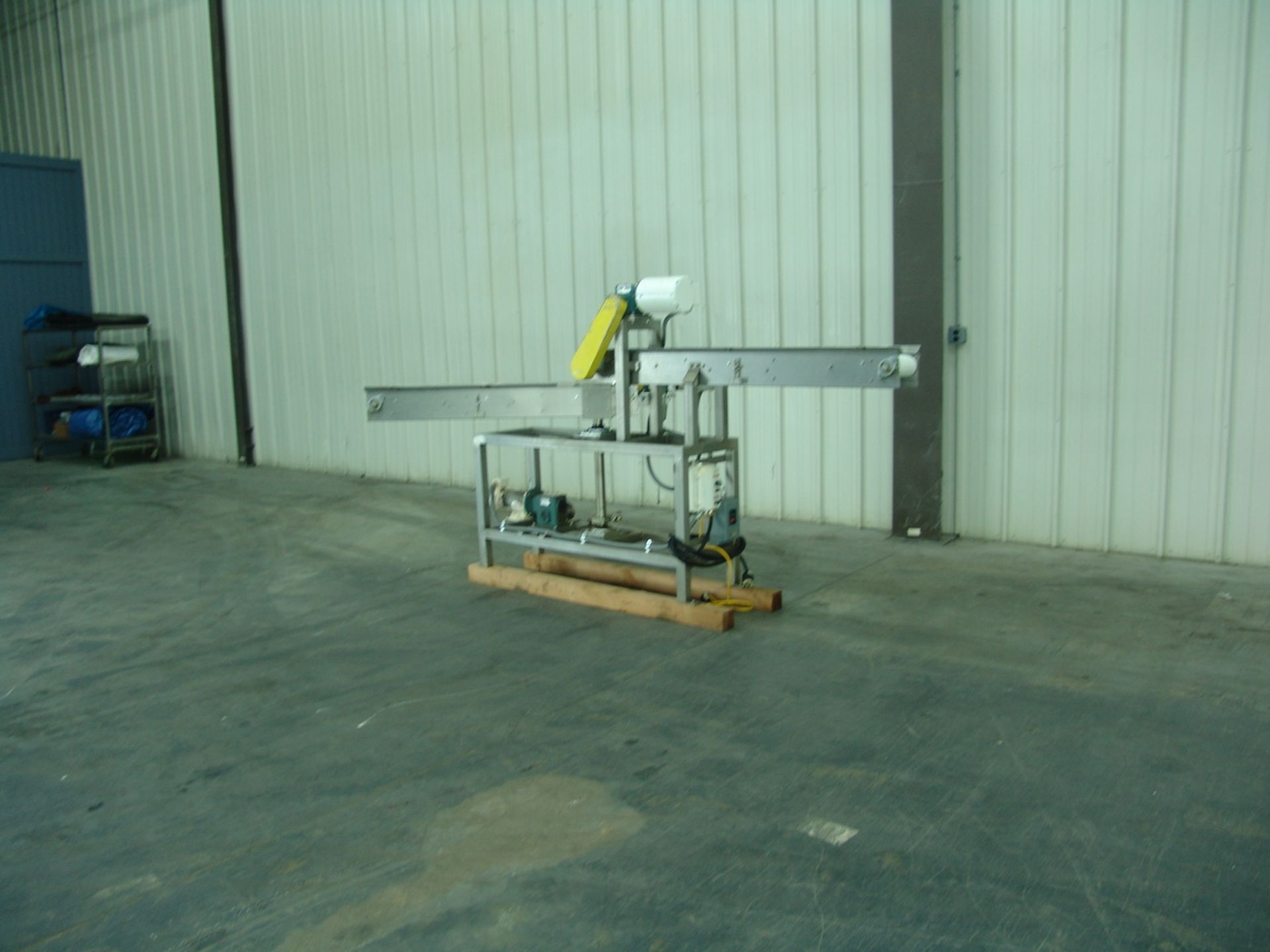 Reciprocating Conveyor To Distribute Product (Rigging Fee - $125) - Image 2 of 10