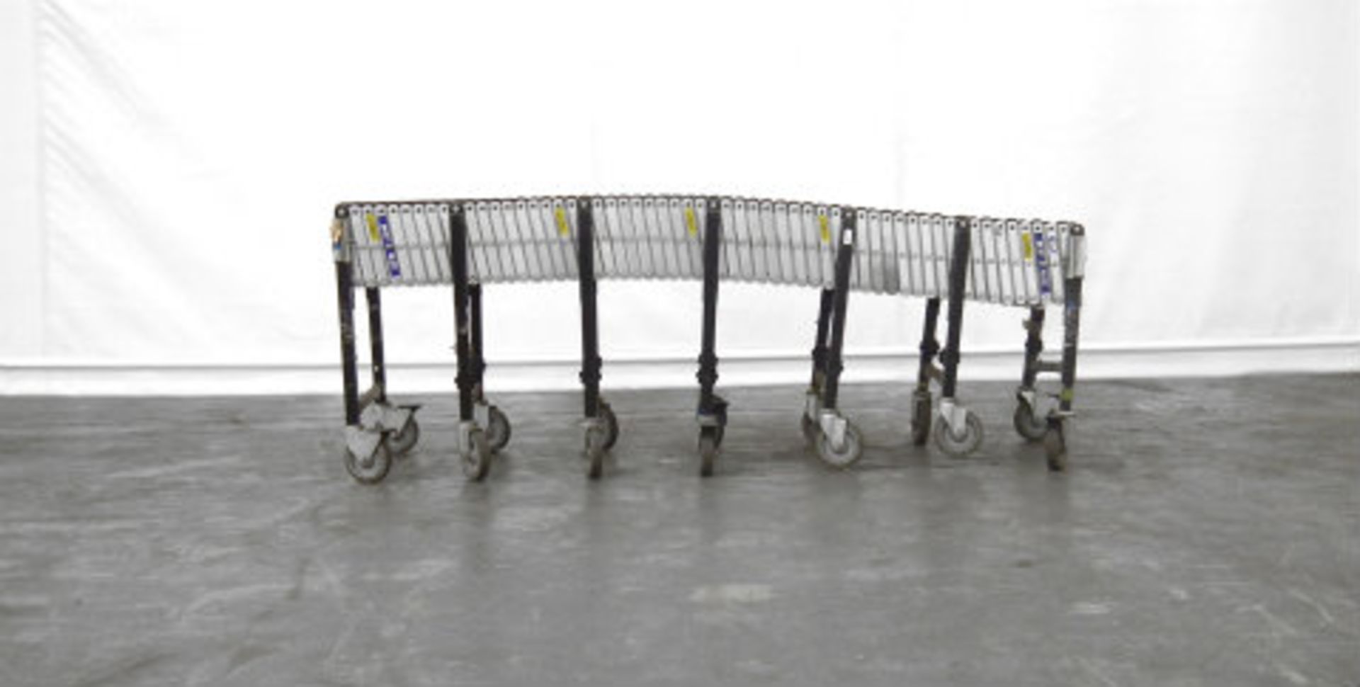 Bestflex Expandable Conveyor 290 in long X 18 in Wide (Rigging Fee - $100)