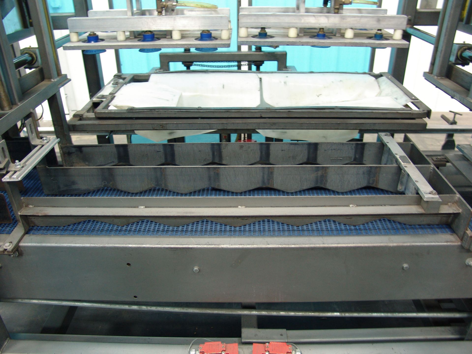WePackIt Pick and Place Top Load Case Packer 350P (Rigging Fee - $495) - Image 10 of 30
