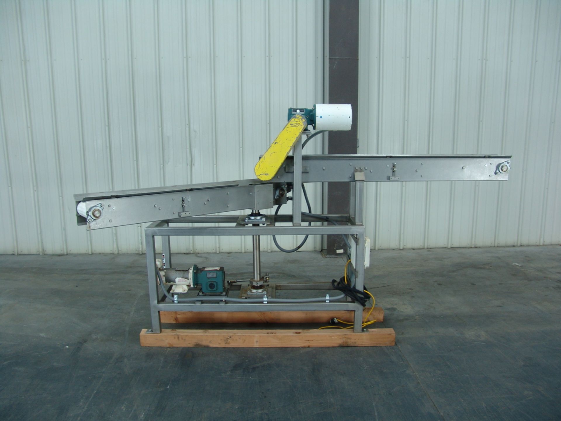 Reciprocating Conveyor To Distribute Product (Rigging Fee - $125) - Image 3 of 10